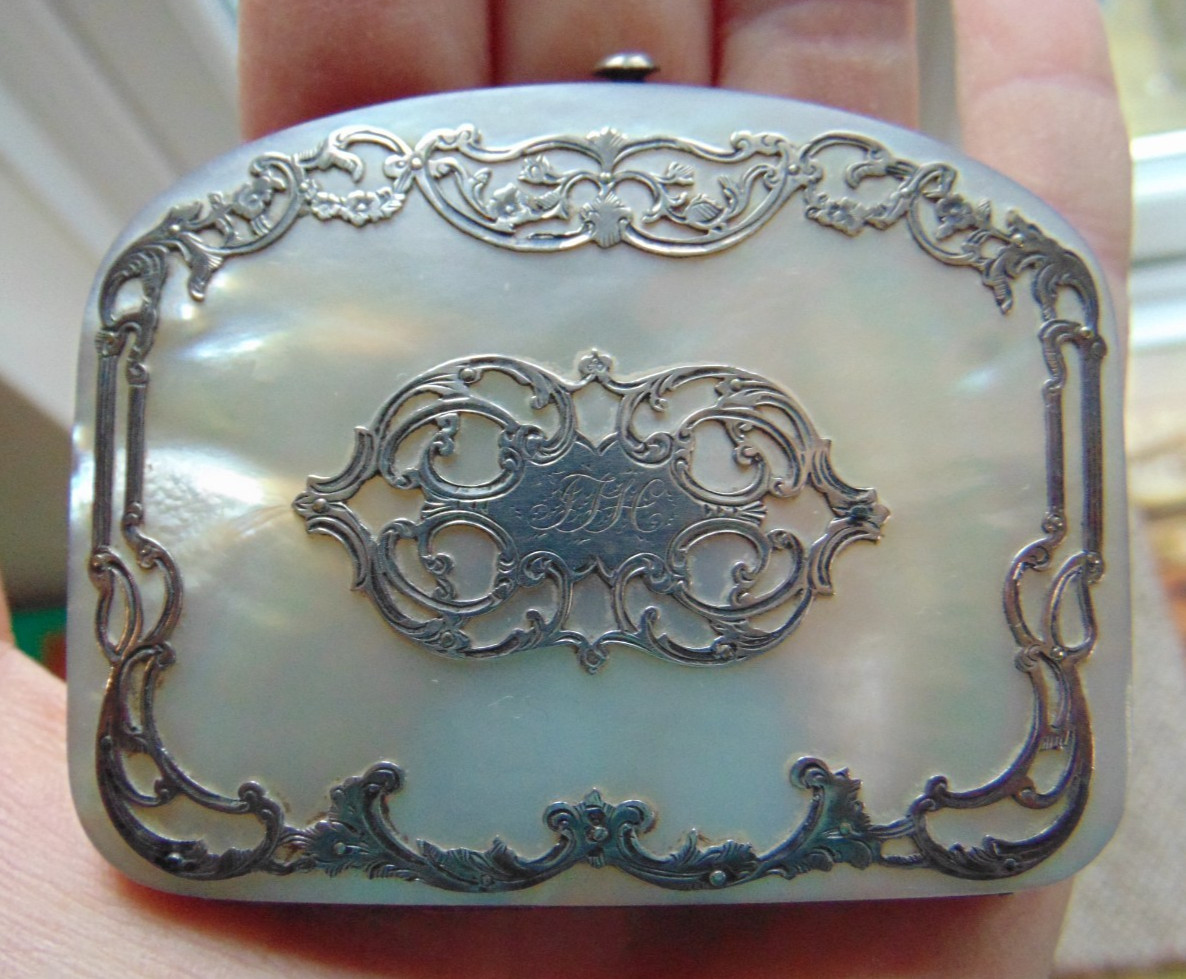 BEAUTIFUL FRENCH ANTIQUE MOTHER OF PEARL & SILVER COIN PURSE