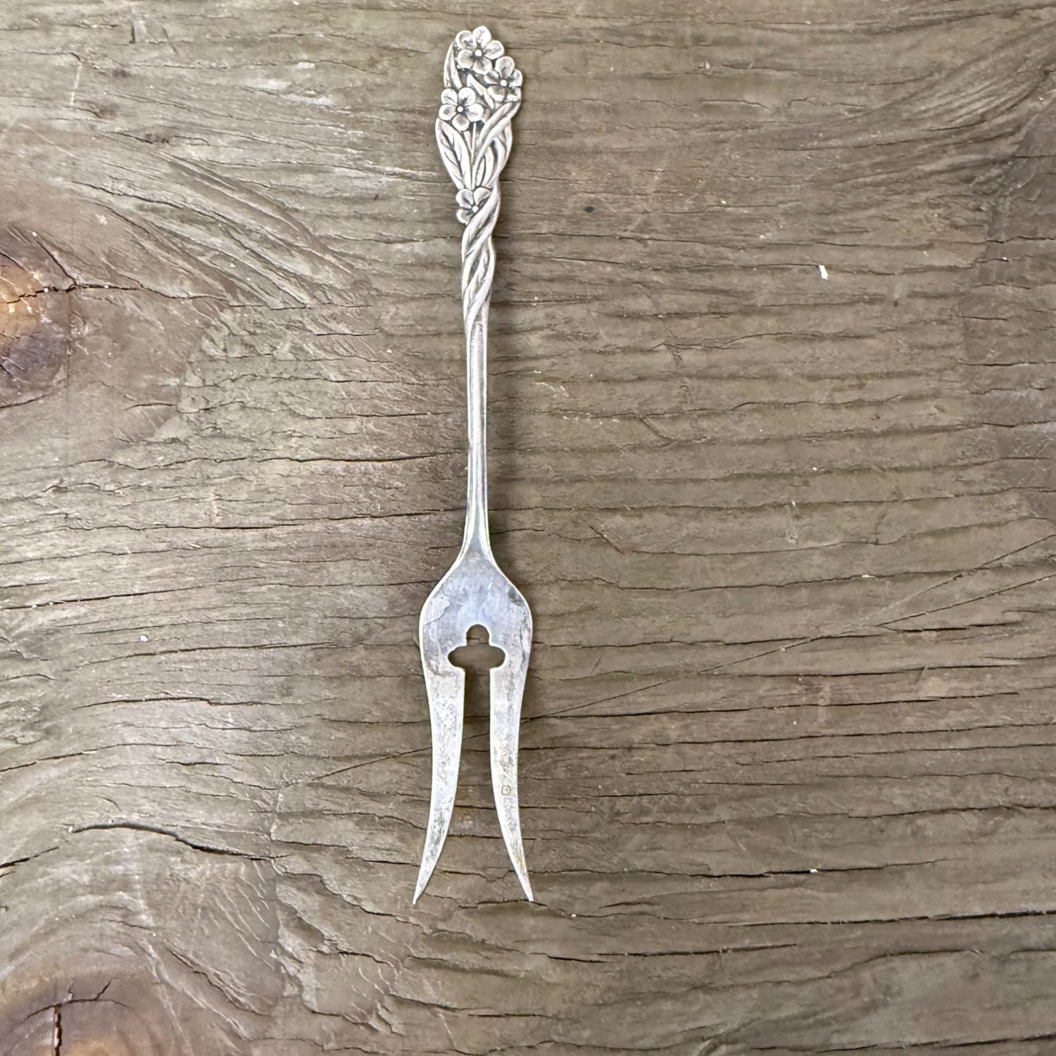 Vintage Wallace Sterling Silver Lemon Fork Victorian Floral Twisted Stem 4.25 in