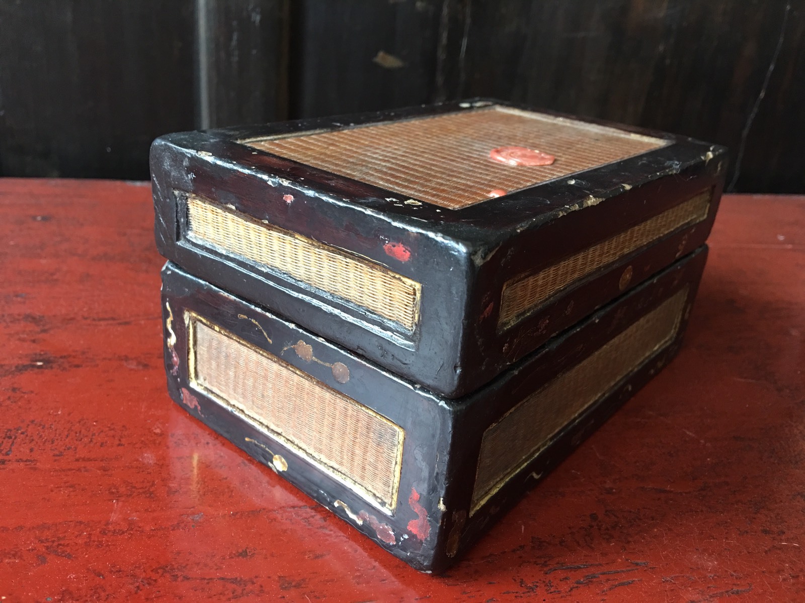 19th Cent Chinese Small Lacquer Box with Bamboo Thread Woven