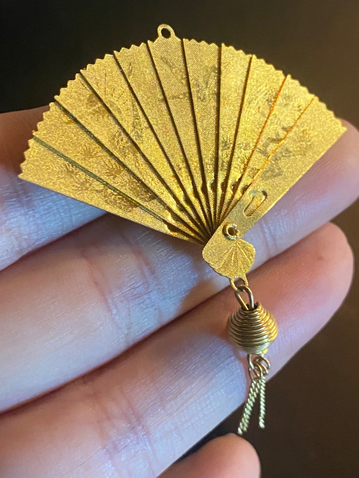 VTG Chinese Dragon Crane Bird Etched Tassel Folding Fan Gold Tone Charm Pendant