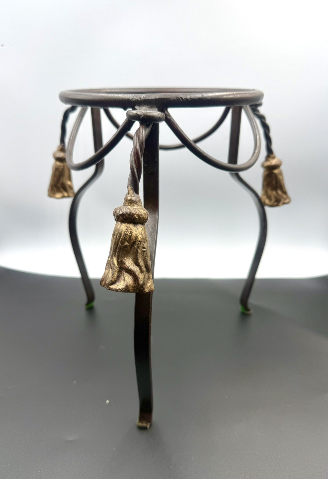 Vintage Italian Hollywood Regency Style 3 Gold Tassel Iron Rope Tassel Stand