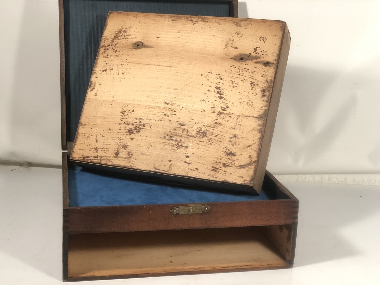 Antique Primitive Solid Wood Storage Box Writing Dovetail Corners Lid Display