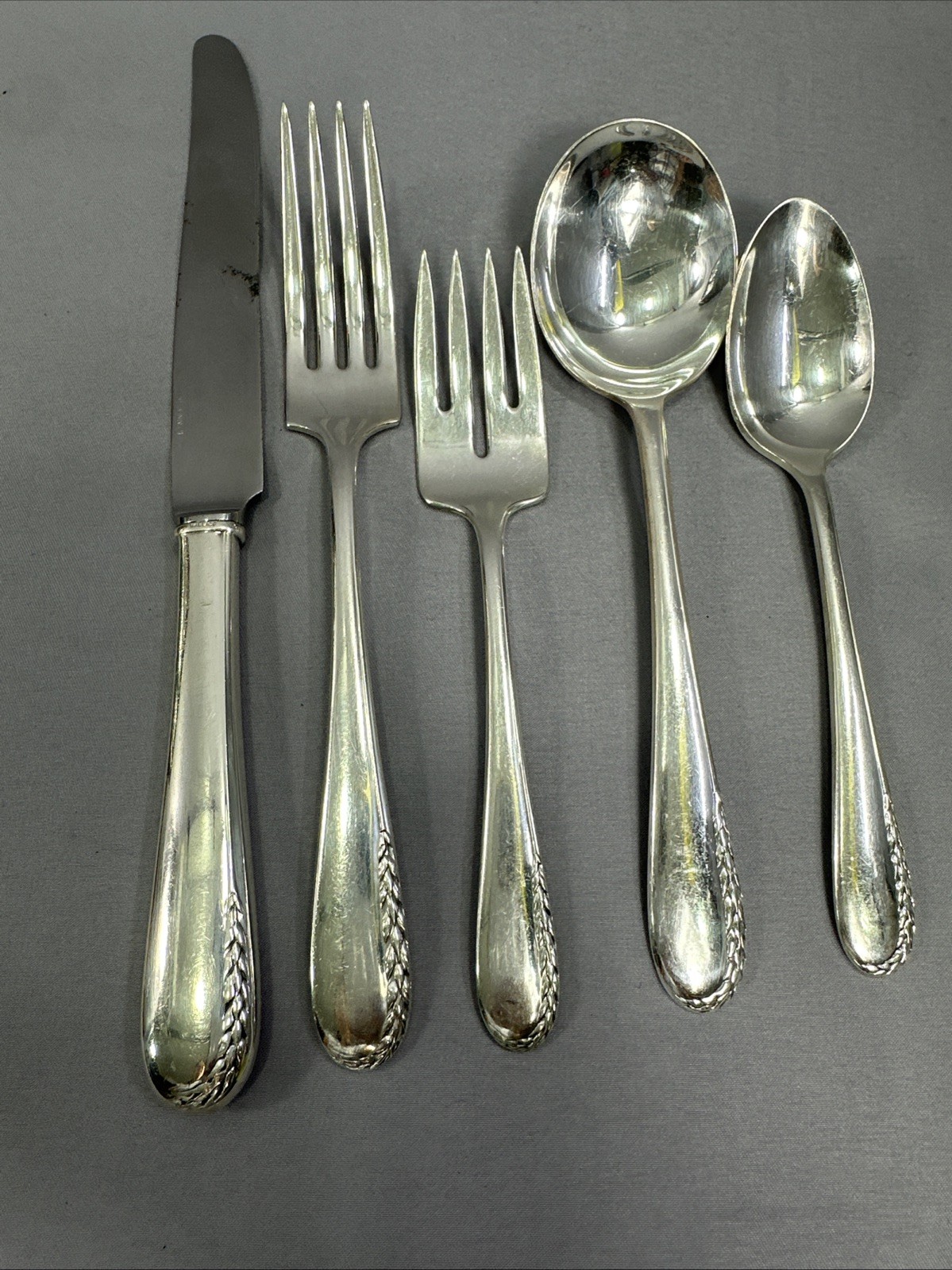 61 Piece WALLACE Silverware Stainless Ultra Braided Wheat Design In Wood Case