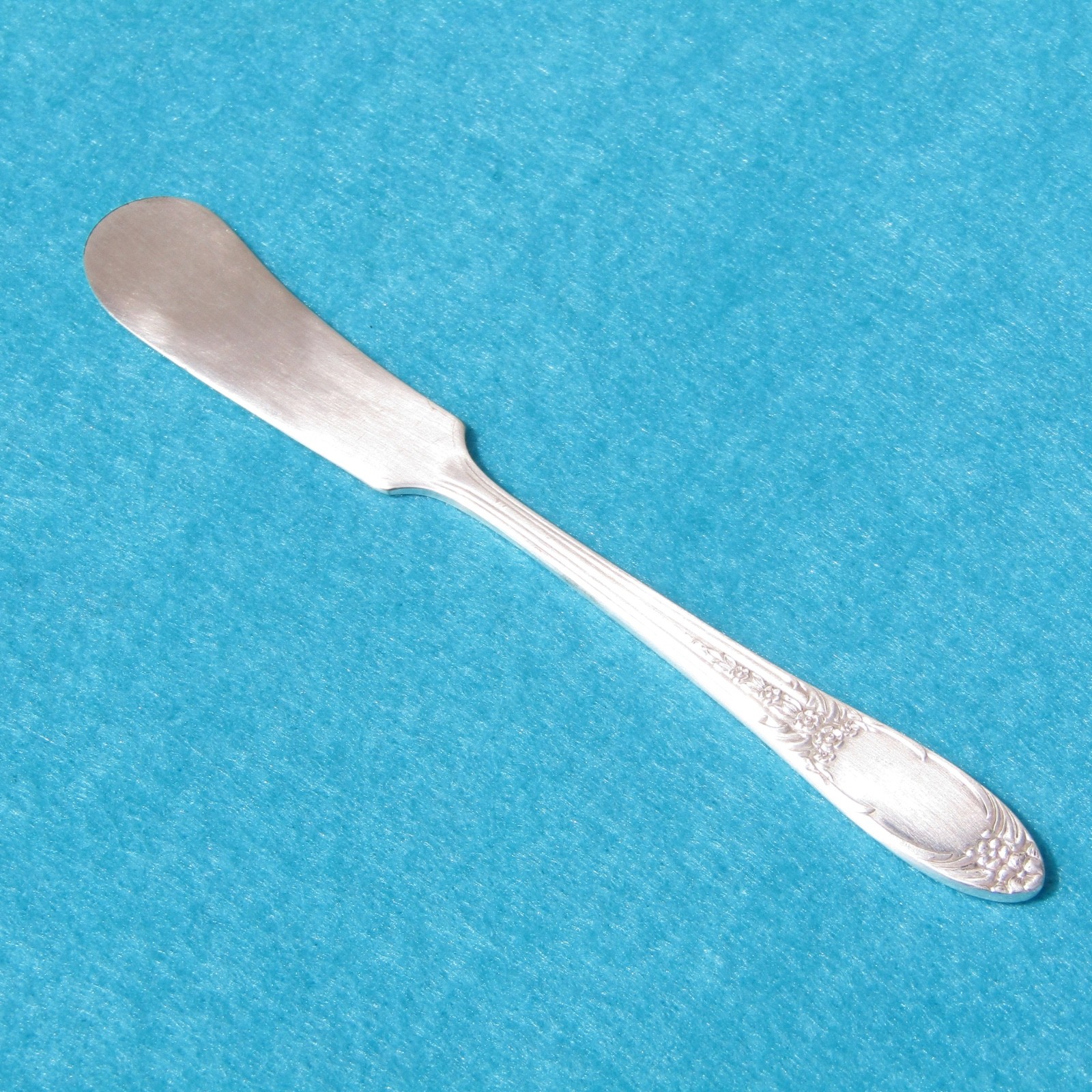 National Silver Co. Four Pattern Silver Plate (2) Flat Handle Butter Spreader