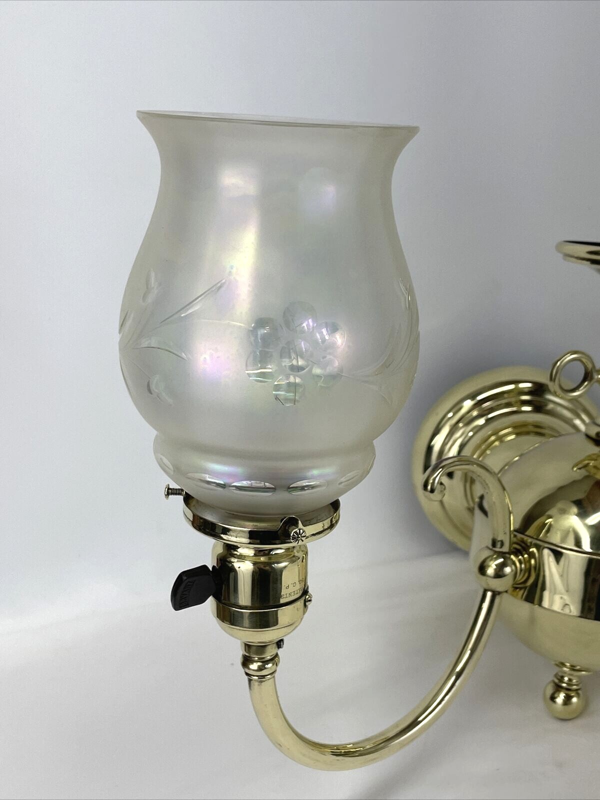 Antique Faries Style Victorian Brass Wall Sconce Lamp 2Arm Glass Shades Gasolier