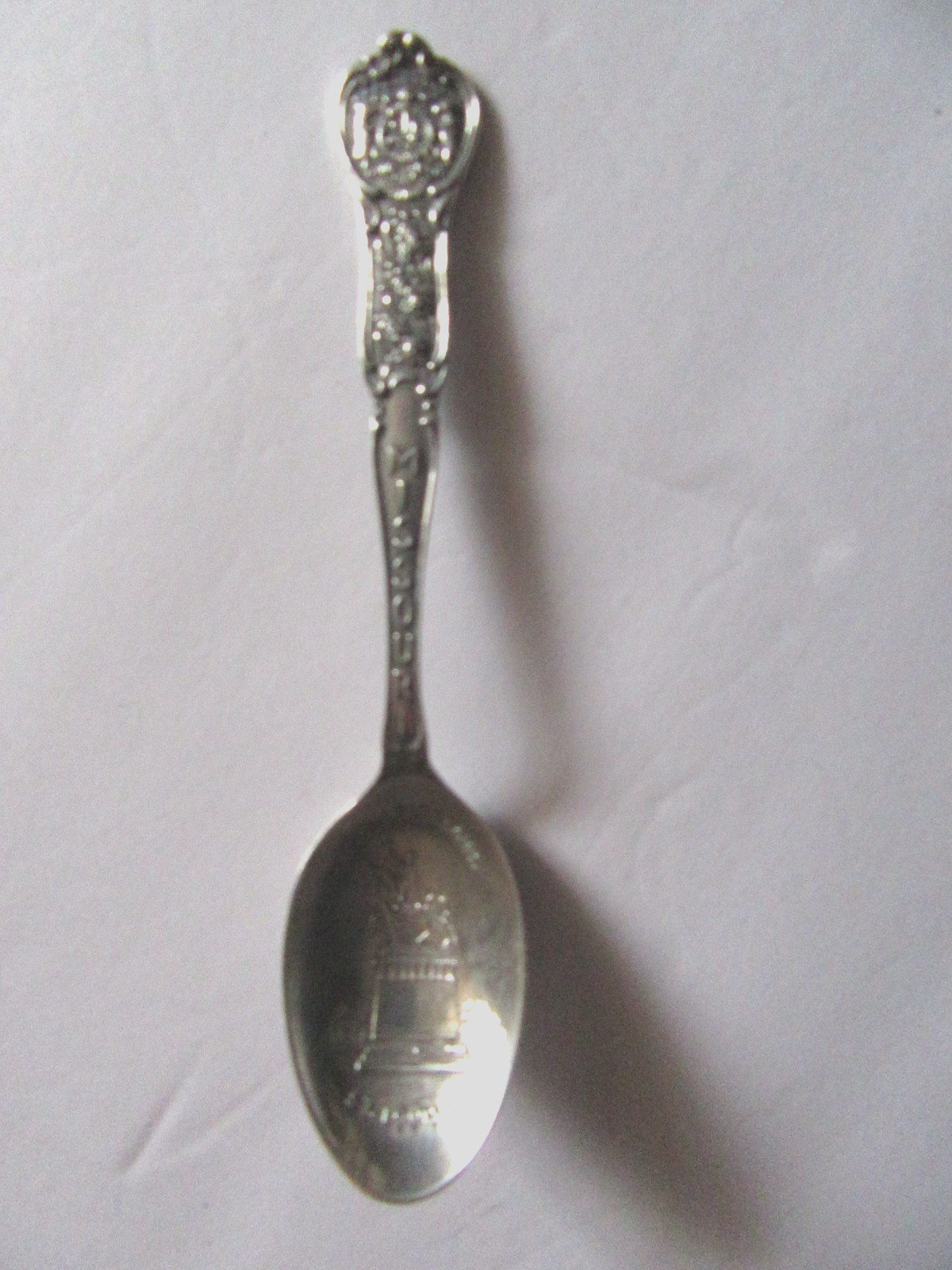 Fessenden Missouri Handle 5 1/4″ Sterling Souvenir Spoon Statue of St. Louis