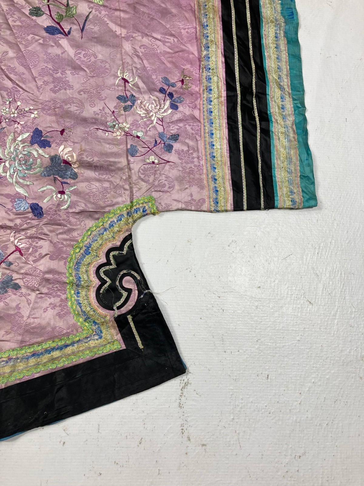 Antique Chinese Silk Embroidered Manchu Qing Dynasty style Woman’s Robe 133x86cm