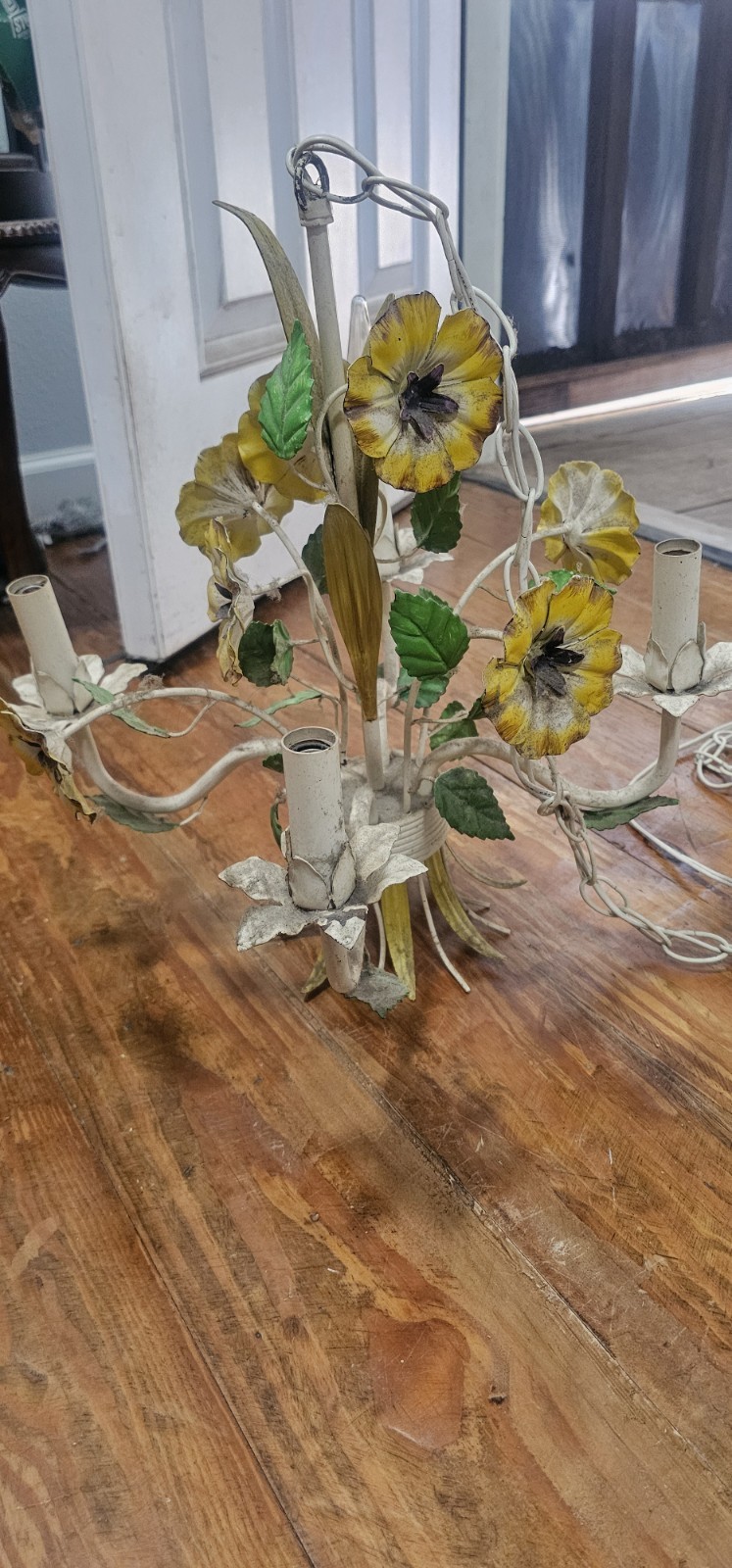 1940s-50s Italian Tole Chandelier 4 Arms / need To connect a new Plug.