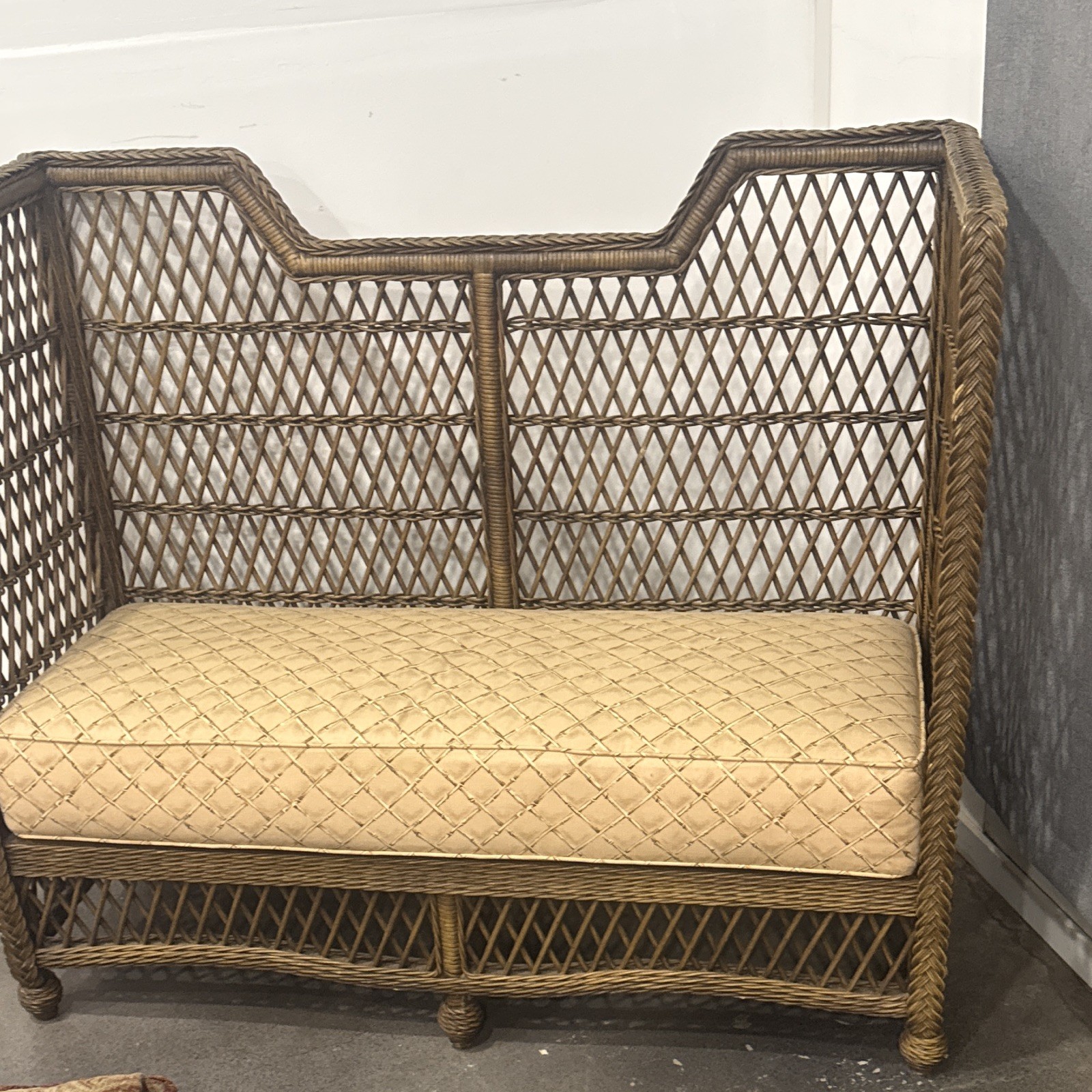 Loveseat banquet bench