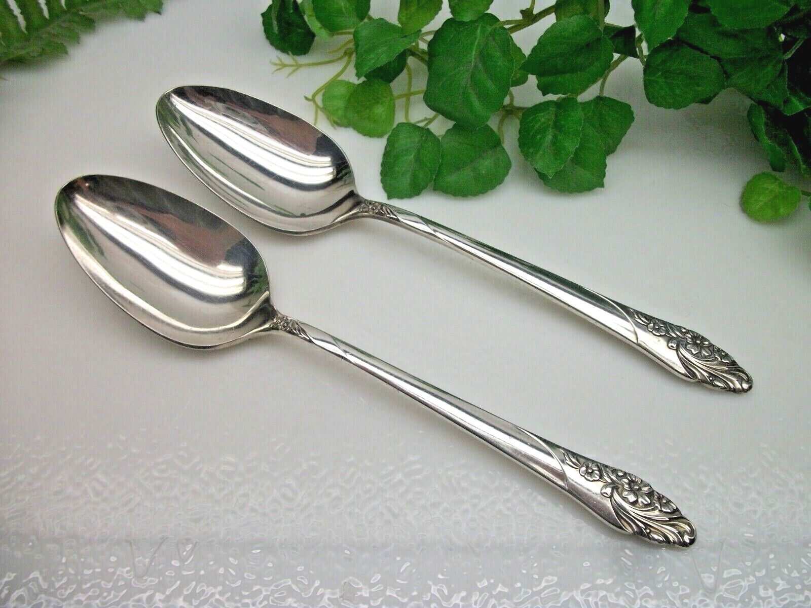 2 Oneida Silver Community EVENING STAR Silverplate Oval Place Soup Spoons 1950