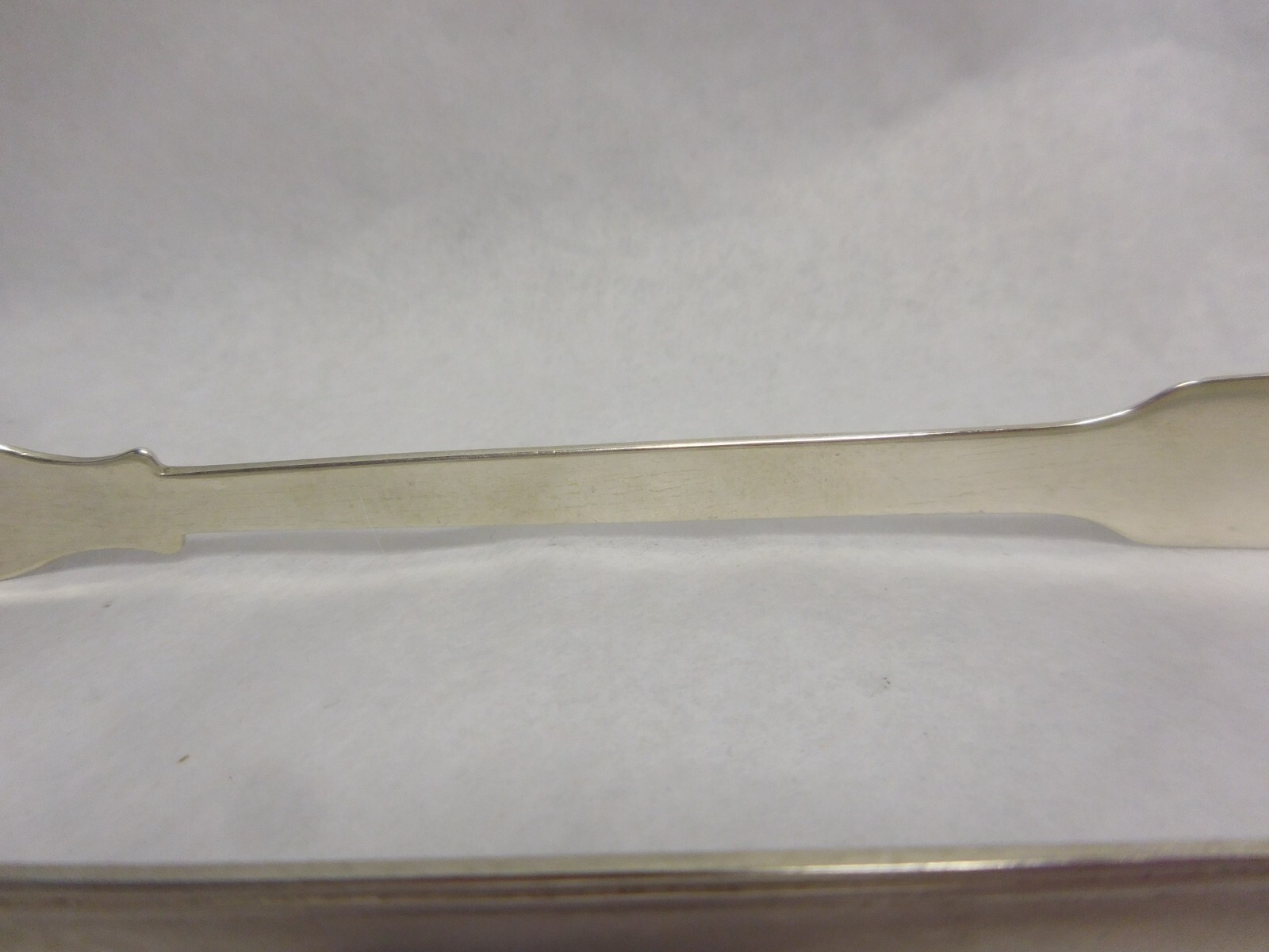 PETER & WILLIAM BATEMAN FIDDLE THREAD SHELL STERLING SILVER SUGAR TONGS 1814
