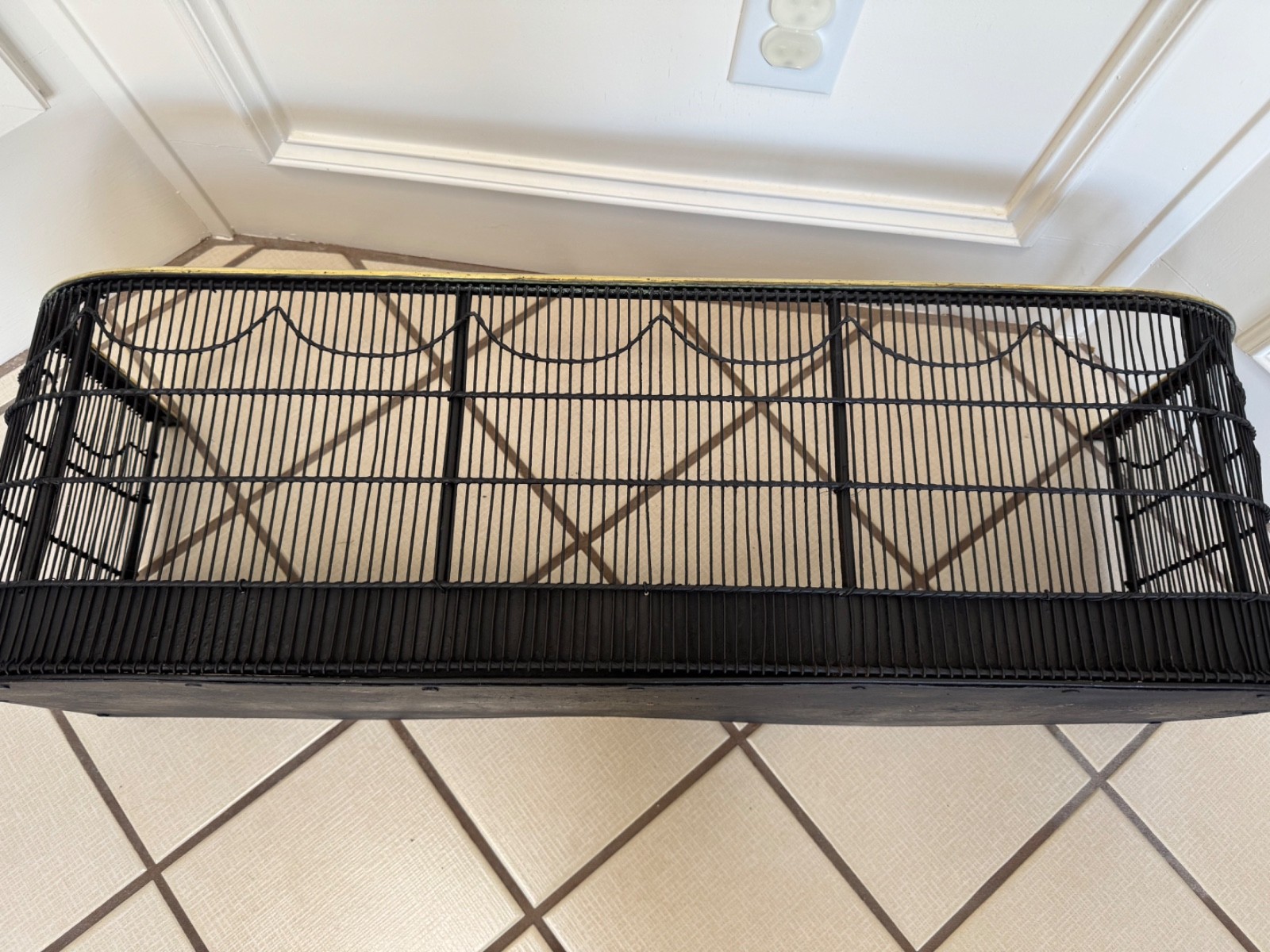 ANTIQUE 19C ENGLISH VICTORIAN BRASS & WIRE MESH NURSERY FIREPLACE FIRE FENDER