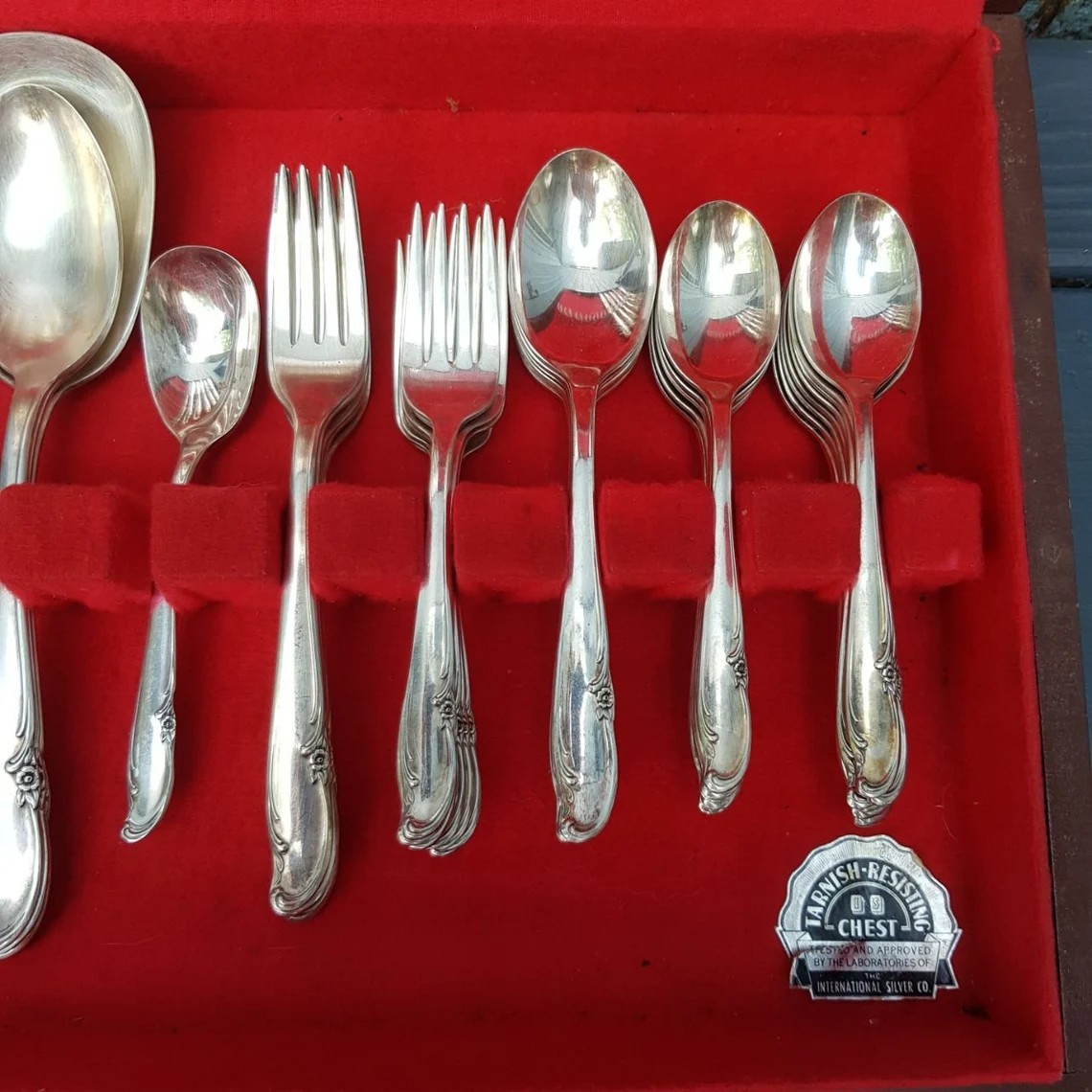 Wm Rogers Mfg Co Extra Plate Flatware Set of 47 Pieces in Original Wooden Box