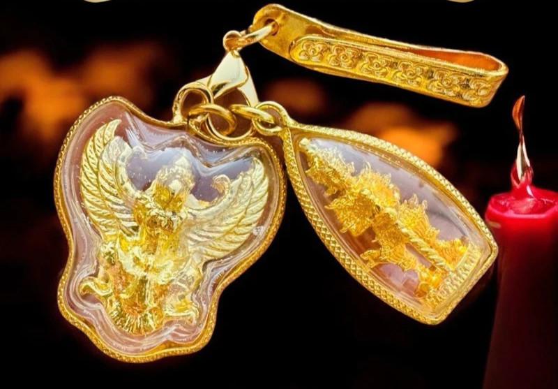 Garuda Giant God Wessuwan Talisman Gold Micron Pendant Mantra Thai Buddha Amulet