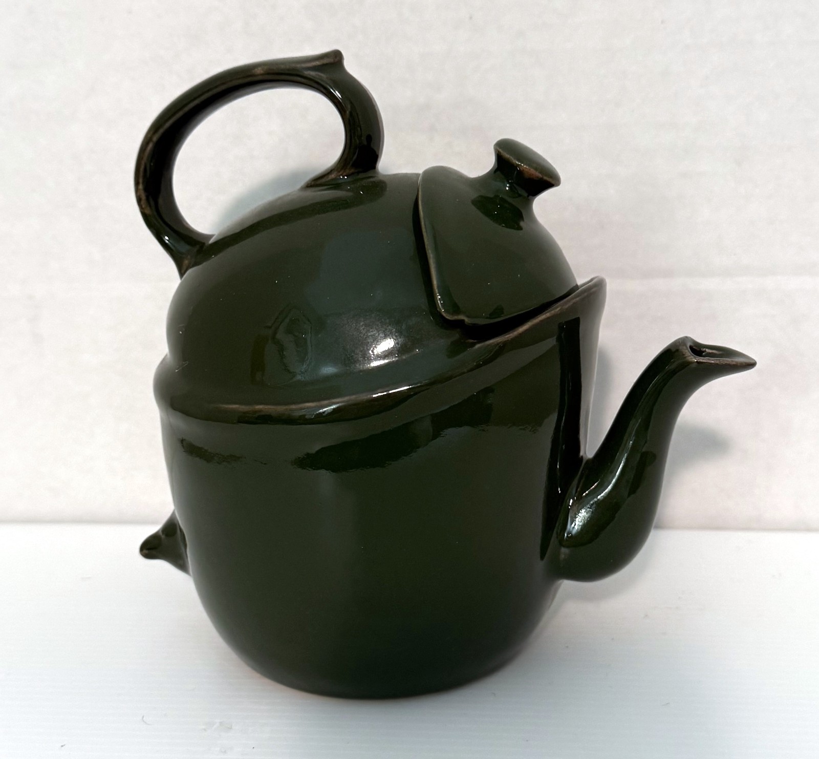 Wedgwood SYP ( Simple Yet Perfect ) Teapot Rd No 536554 Dark Green 1908