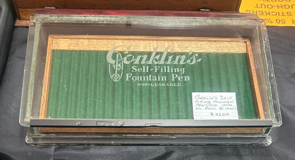 VINTAGE CONKLIN FOUNTAIN PEN COUNTERTOP DISPLAY CASE VERY NICE WITH PEN DRAWER