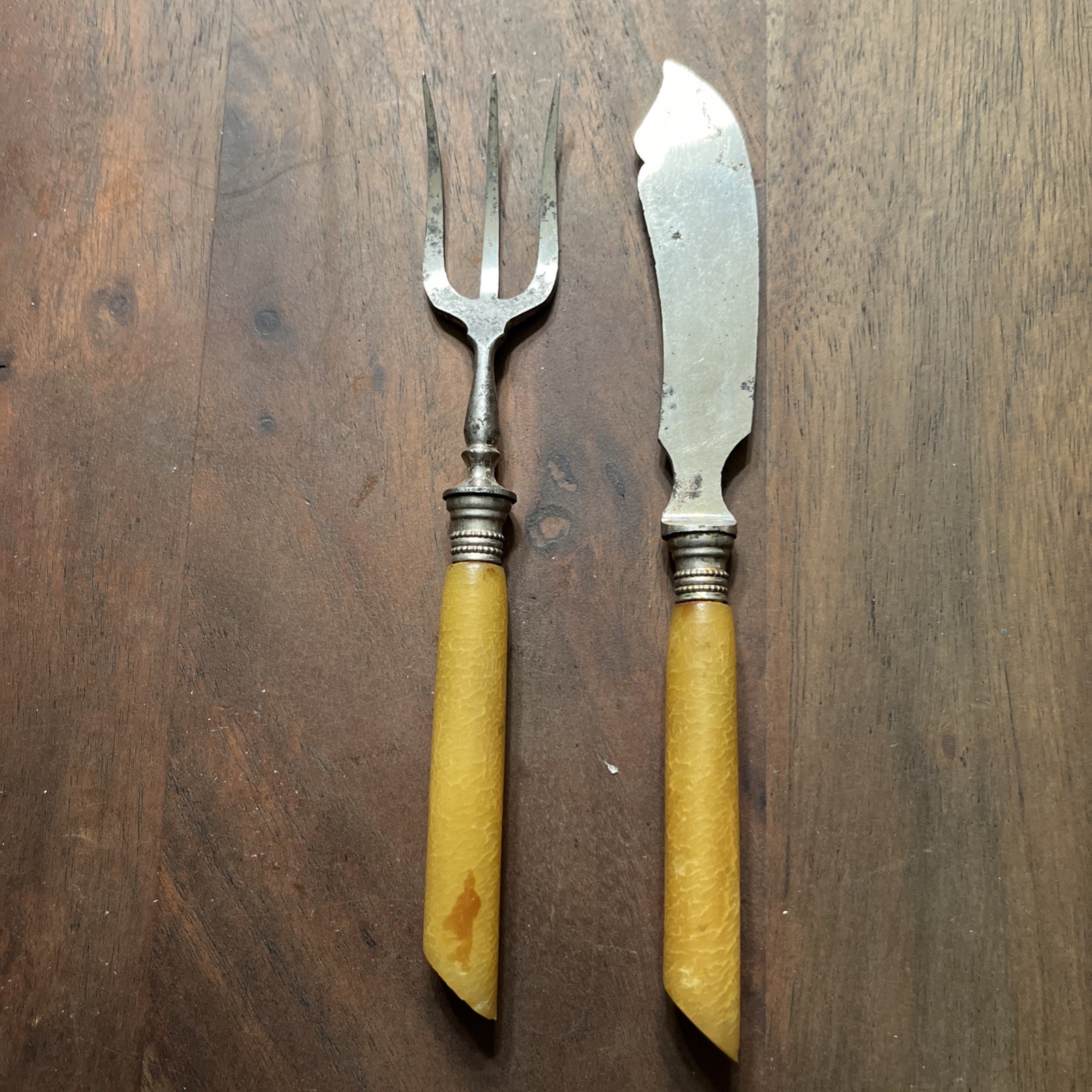 VINTAGE BAKELITE SERVING FORK AND KNIFE