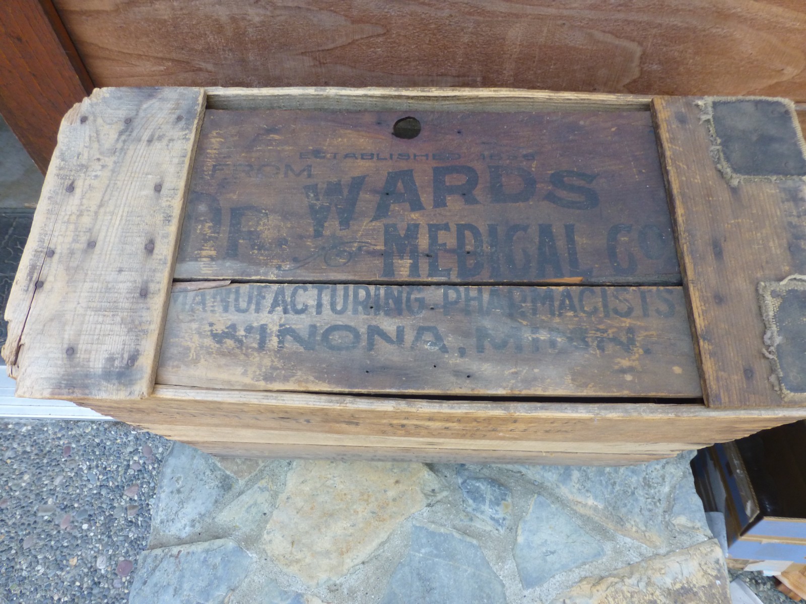 Dr. Wards Medical Co. Apothecary / Pharmacy Wooden Crate Winona, Minn.
