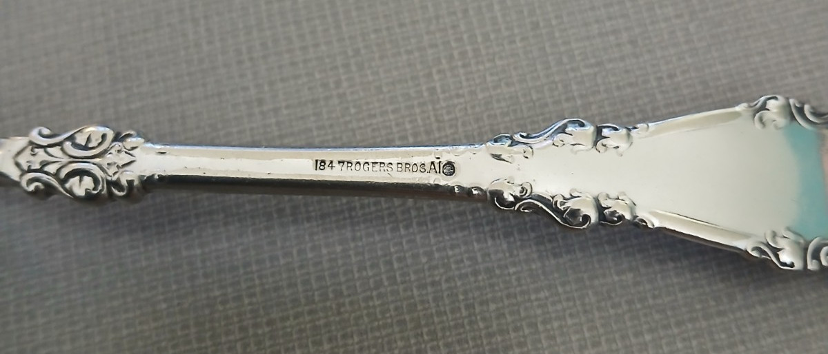 International 1847 Rogers Bros Berkshire Twisted Handle Master Butter Knife