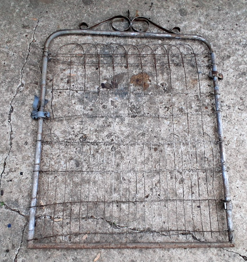 VINTAGE ANTIQUE BRAIDED WIRE GARDEN METAL GATE, LOCAL PICKUP!