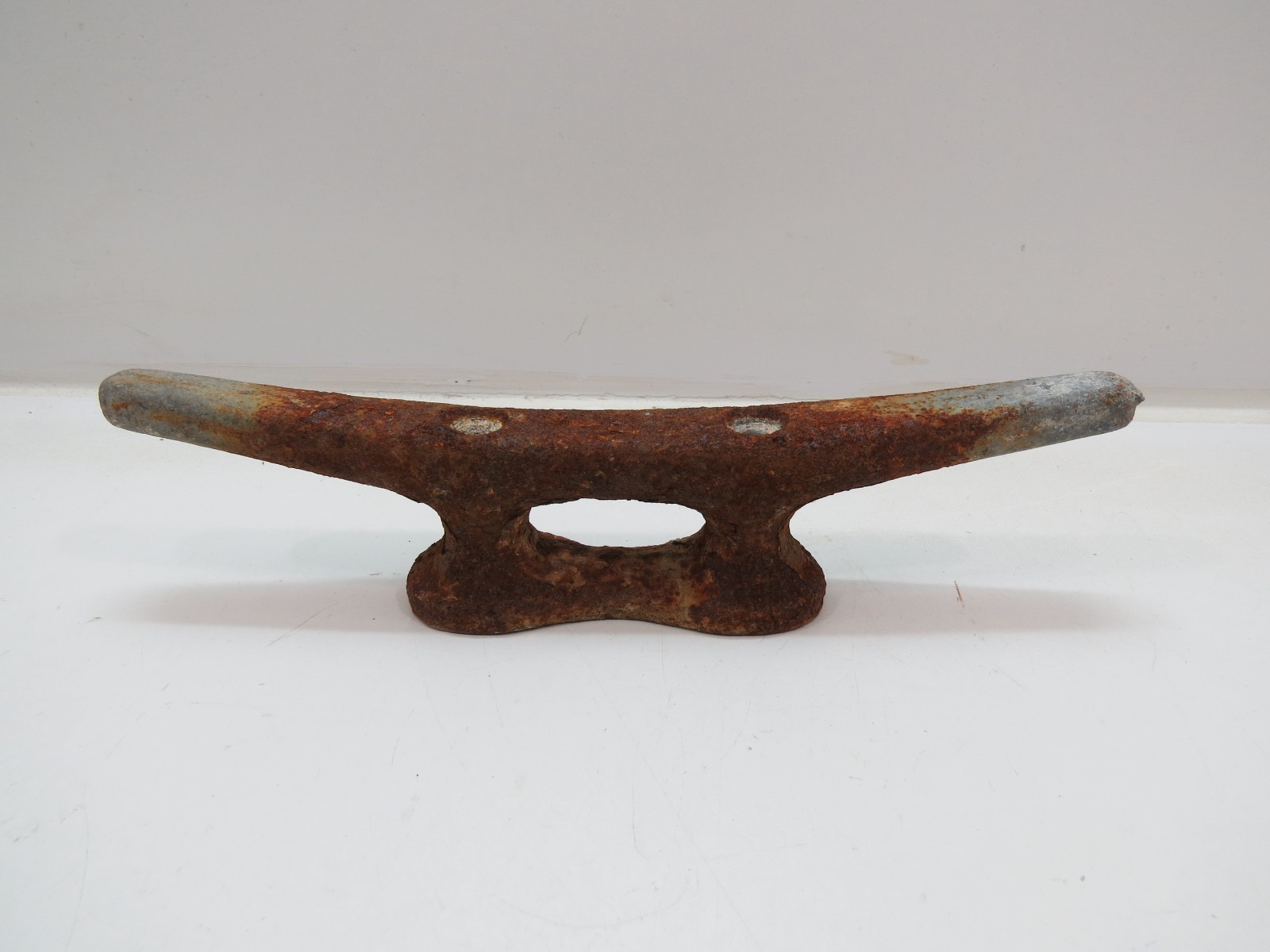 Used RUSTY 12 inch Cast Iron Boat Dock Cleat Tiki Hut Bar Yard Art (D3C977C)