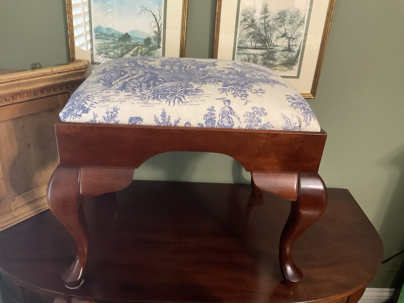 Null Queen Anne Footstool