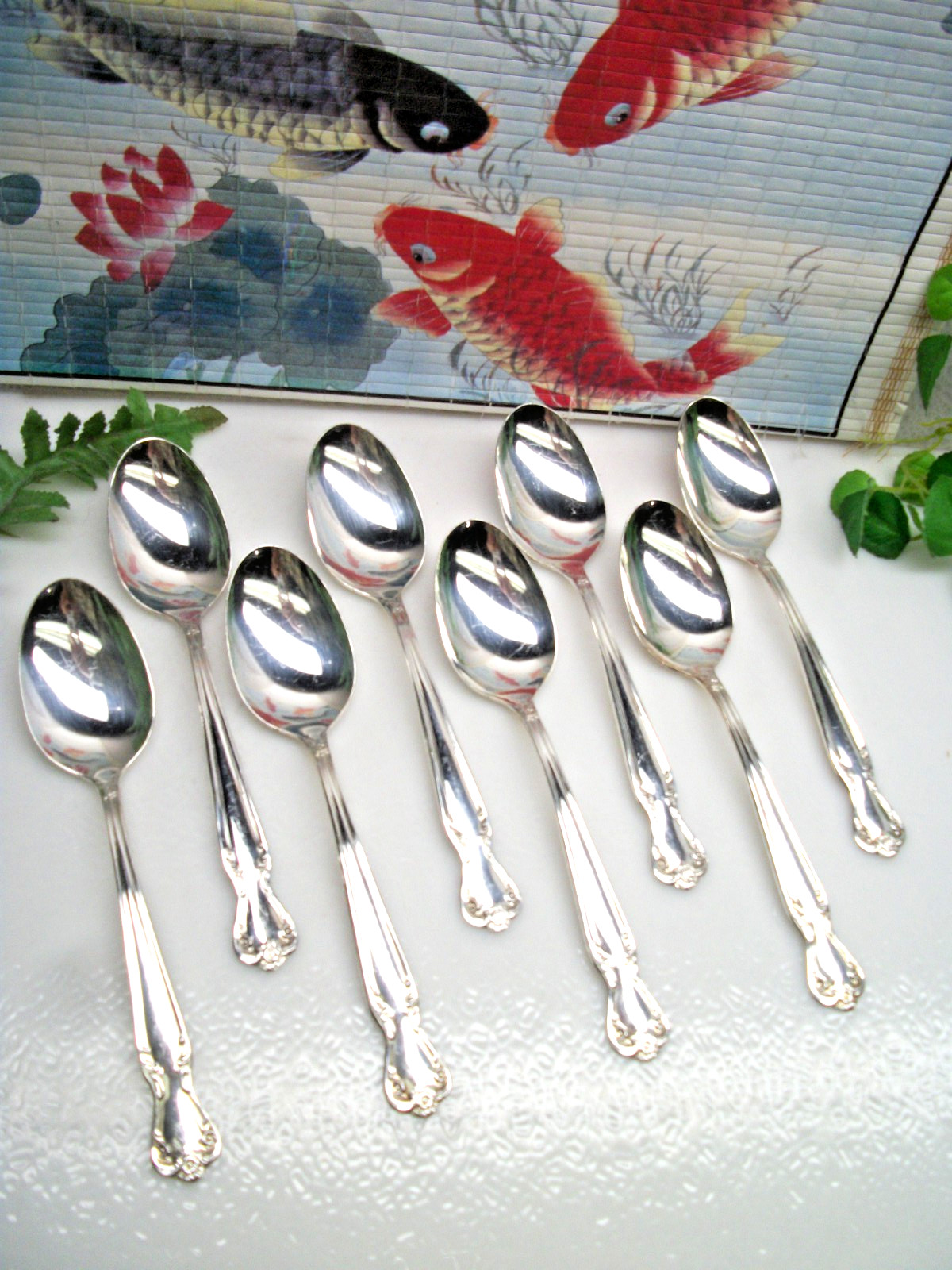 8 Rogers DAYBREAK Elegant Lady Silverplate 6 1/8″ Teaspoons 1952