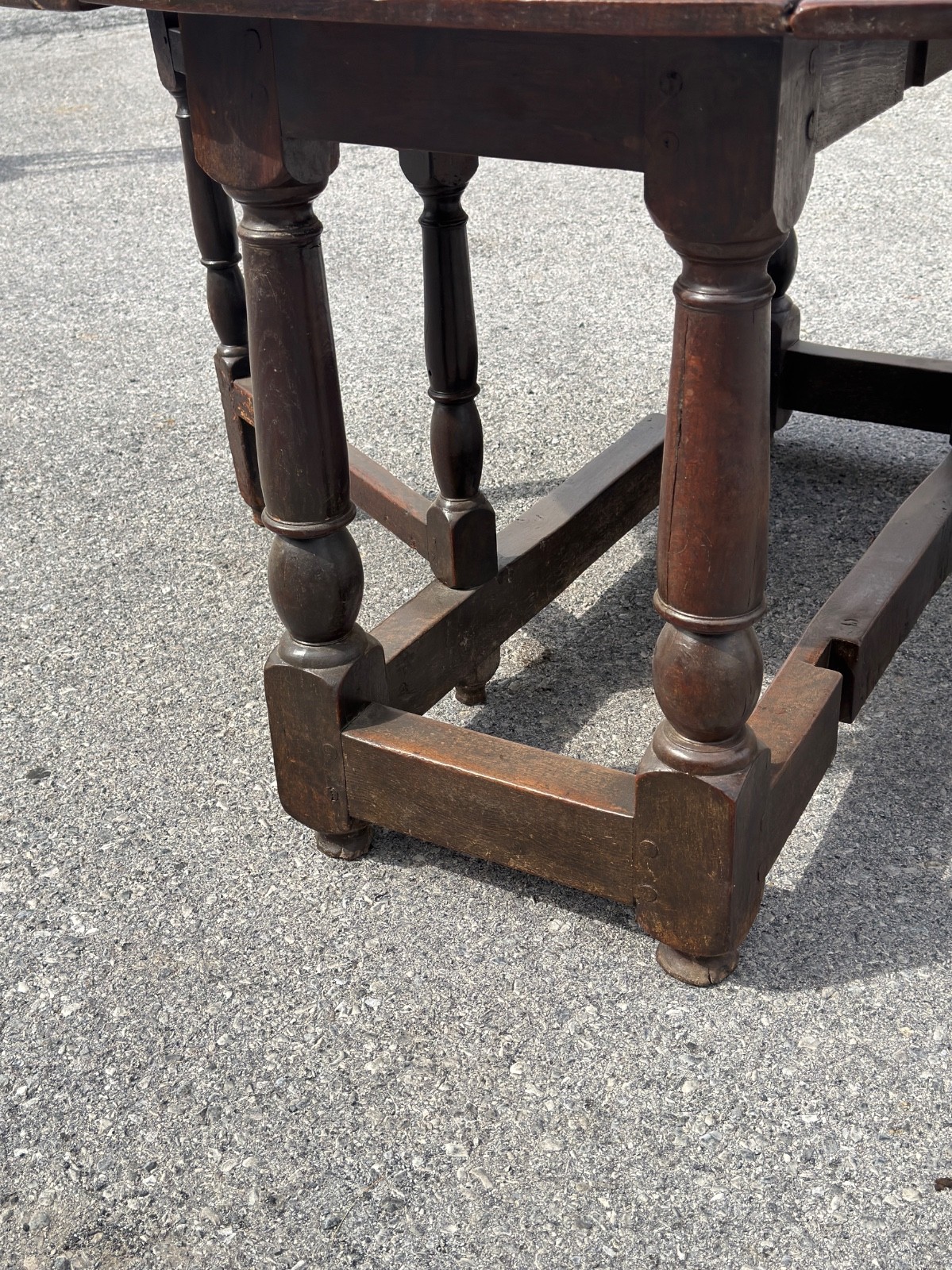 antique 18th Oak gate leg table stretcher base farm house William Mary pegged