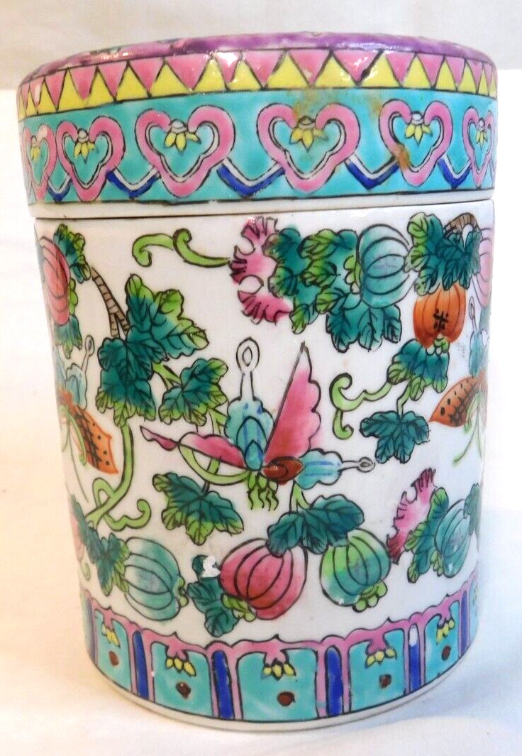 ANTIQUE CHINESE ROSE MEDALLION~ CYLINDER JAR~HEARTS ON LID~5 5/8″ X 4 3/8″~WOW!