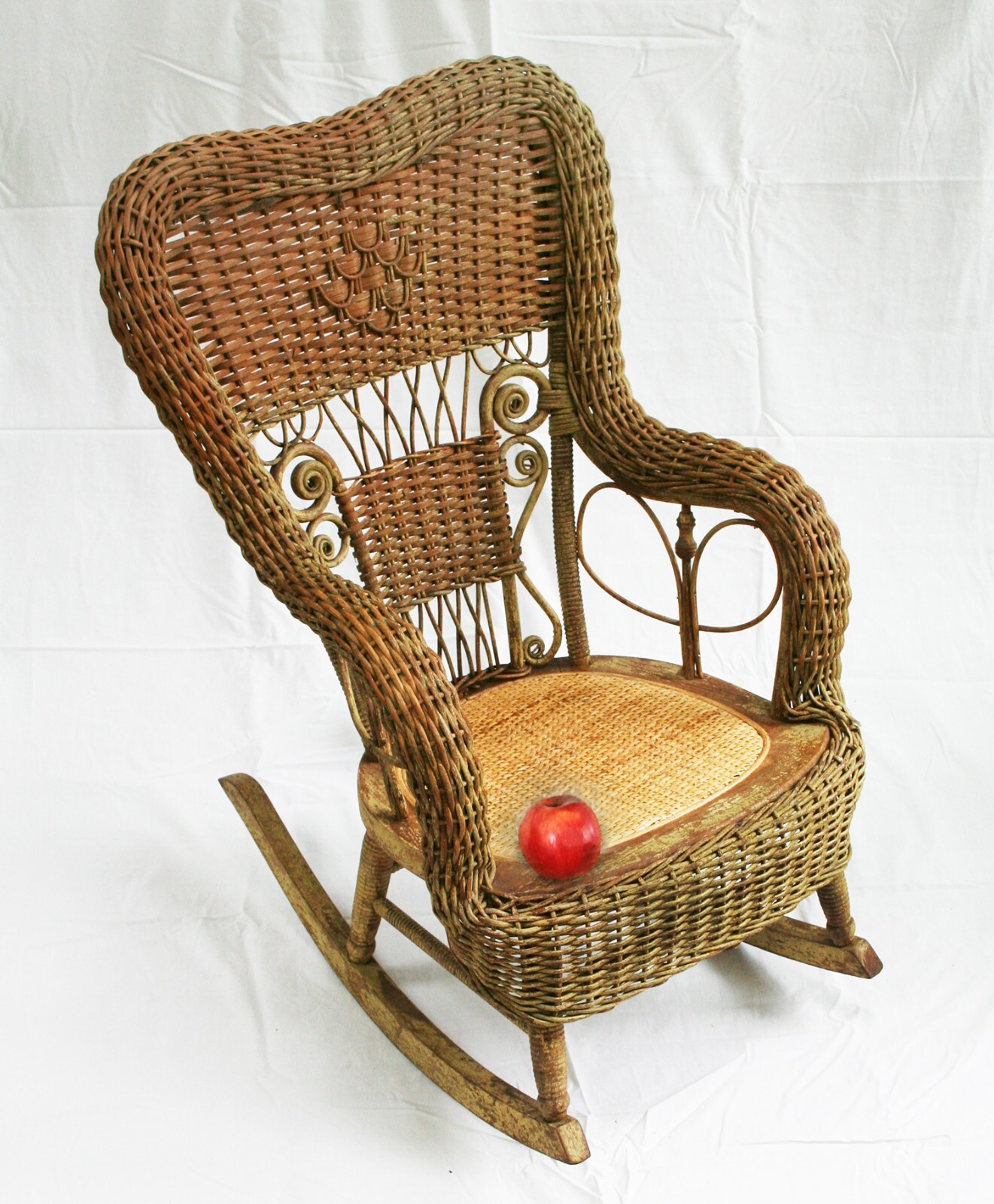 Antique CHILD’S Ornate Victorian Heywood-Wakefield Natural Wicker Rocker