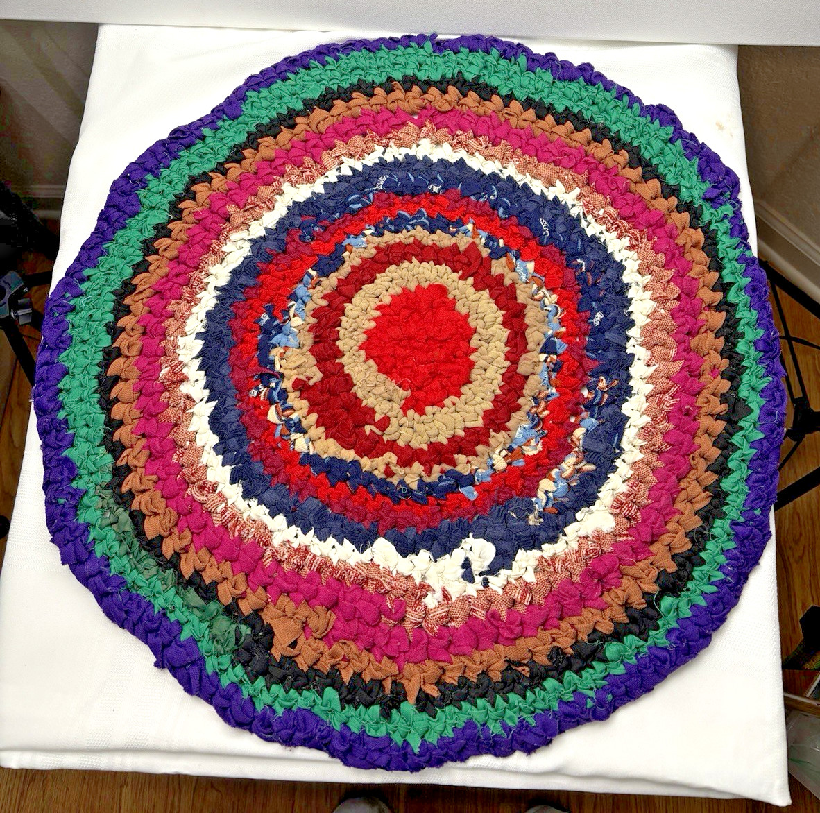 Vtg Folk Art Rustic Farmhouse Braided Rag Rug Handmade 21″ Round Cottage Core