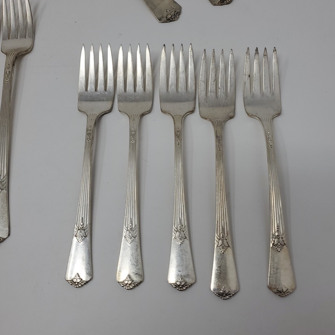 Wm Rogers Sectional Guild Cadence Silverplate Flatware Set of 11