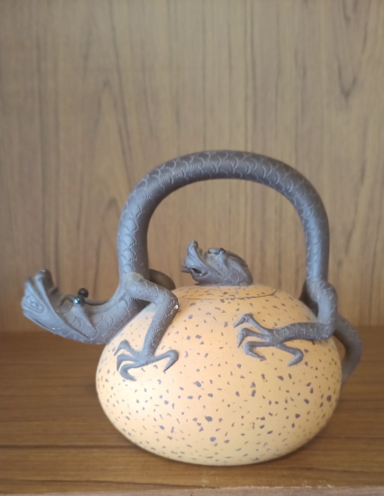 Chinese Yixing Zisha Clay Handmade Dragon Egg Teapot Stamped 6″x3″x6″ Vintage