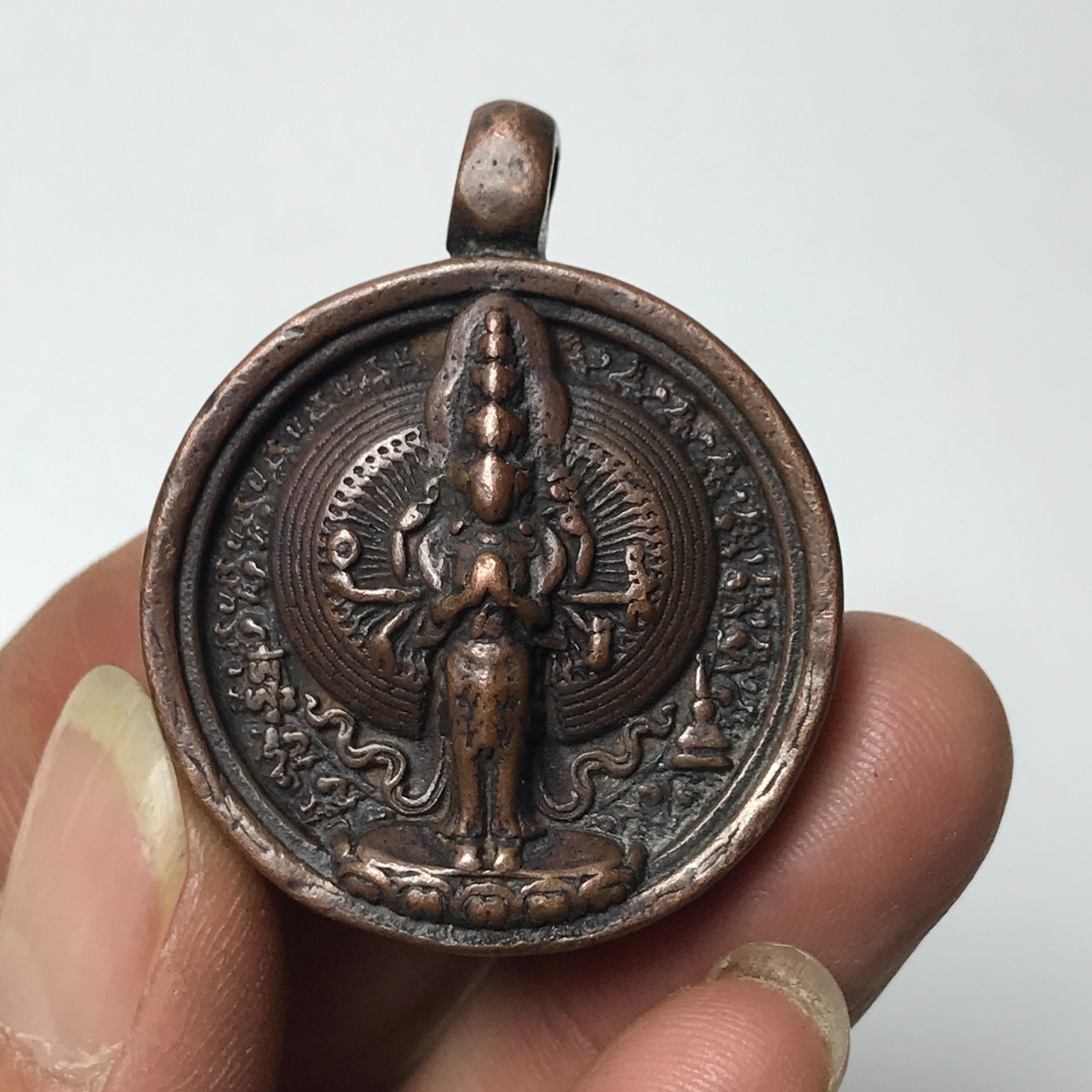 Old Chinese Tibetan Buddhism Red copper Thousand hands Guanyin Pendants amulet