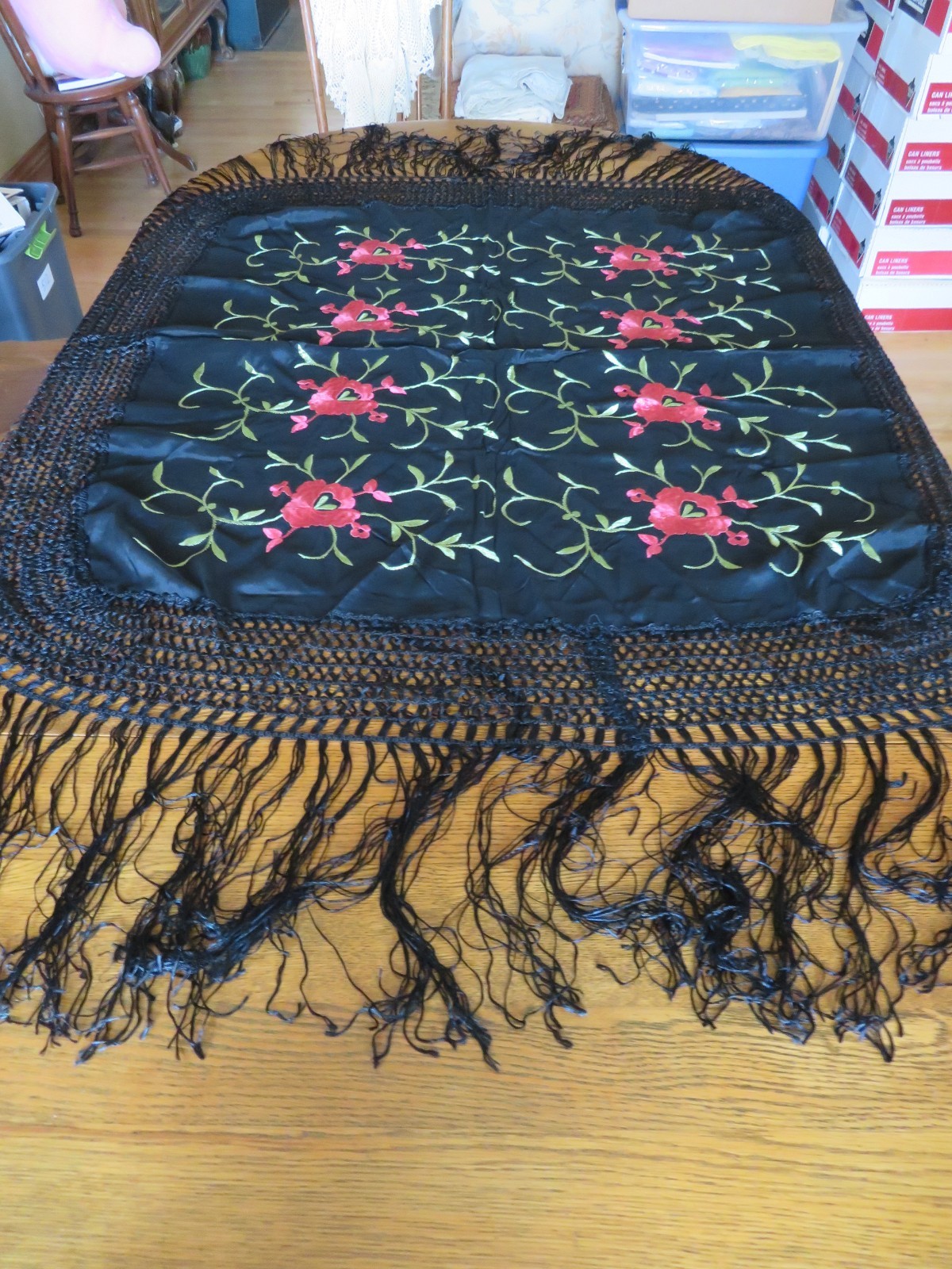GORGEOUS ANTIQUE FLORAL/SILK FLOWERS,PIANO SHAWL W/LONG FRINGE-VERY NICE