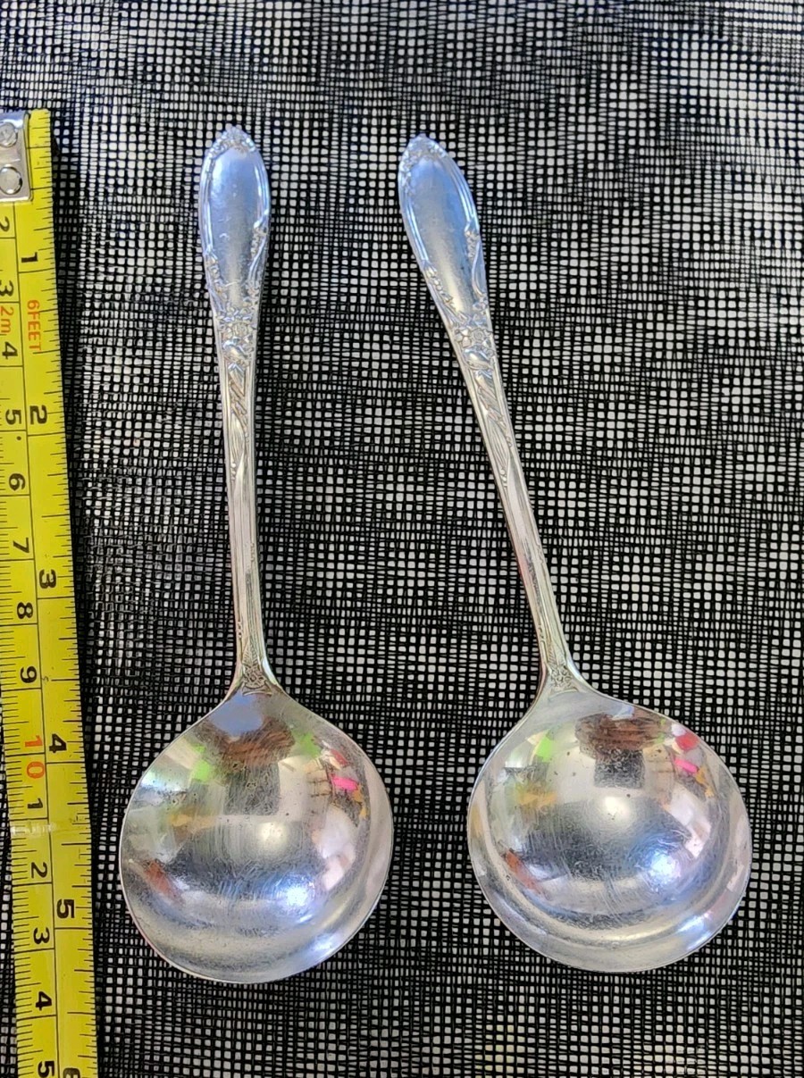 LOT OF 2 ONEIDA VINTAGE 1934 CHATEAU SILVERPLATED “5” BOUILLON SOUP SPOONS 🥣