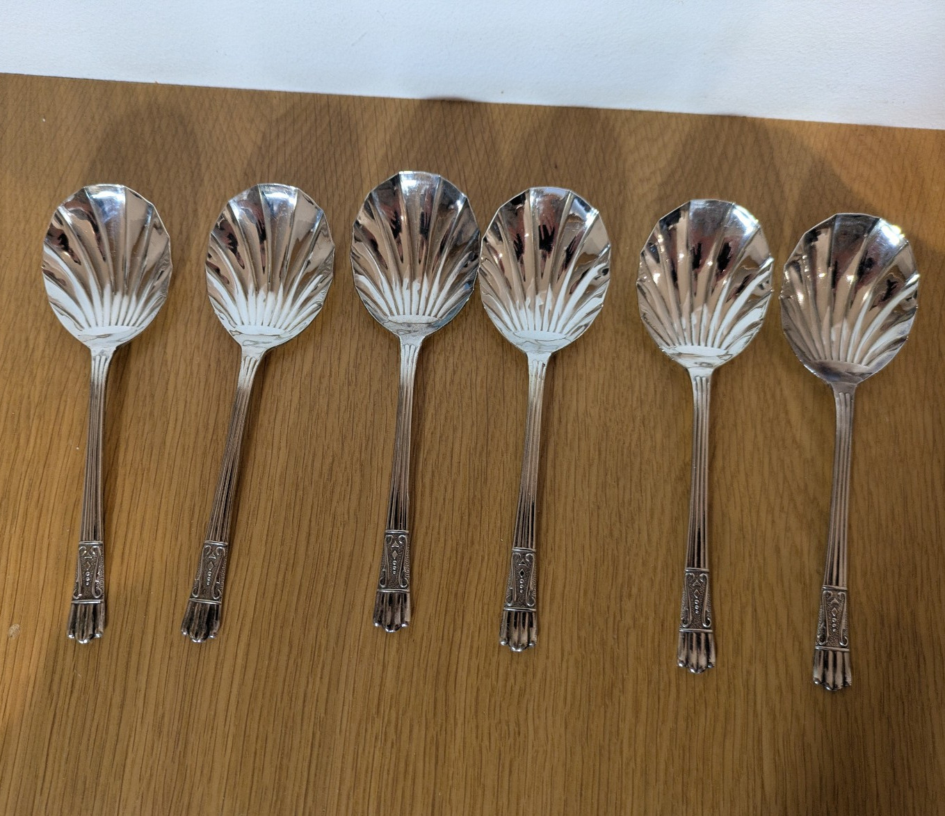 Set of 6 Fluted Dessert Spoons, Yeoman plate EPNS, Rg 859116, England, 14cm