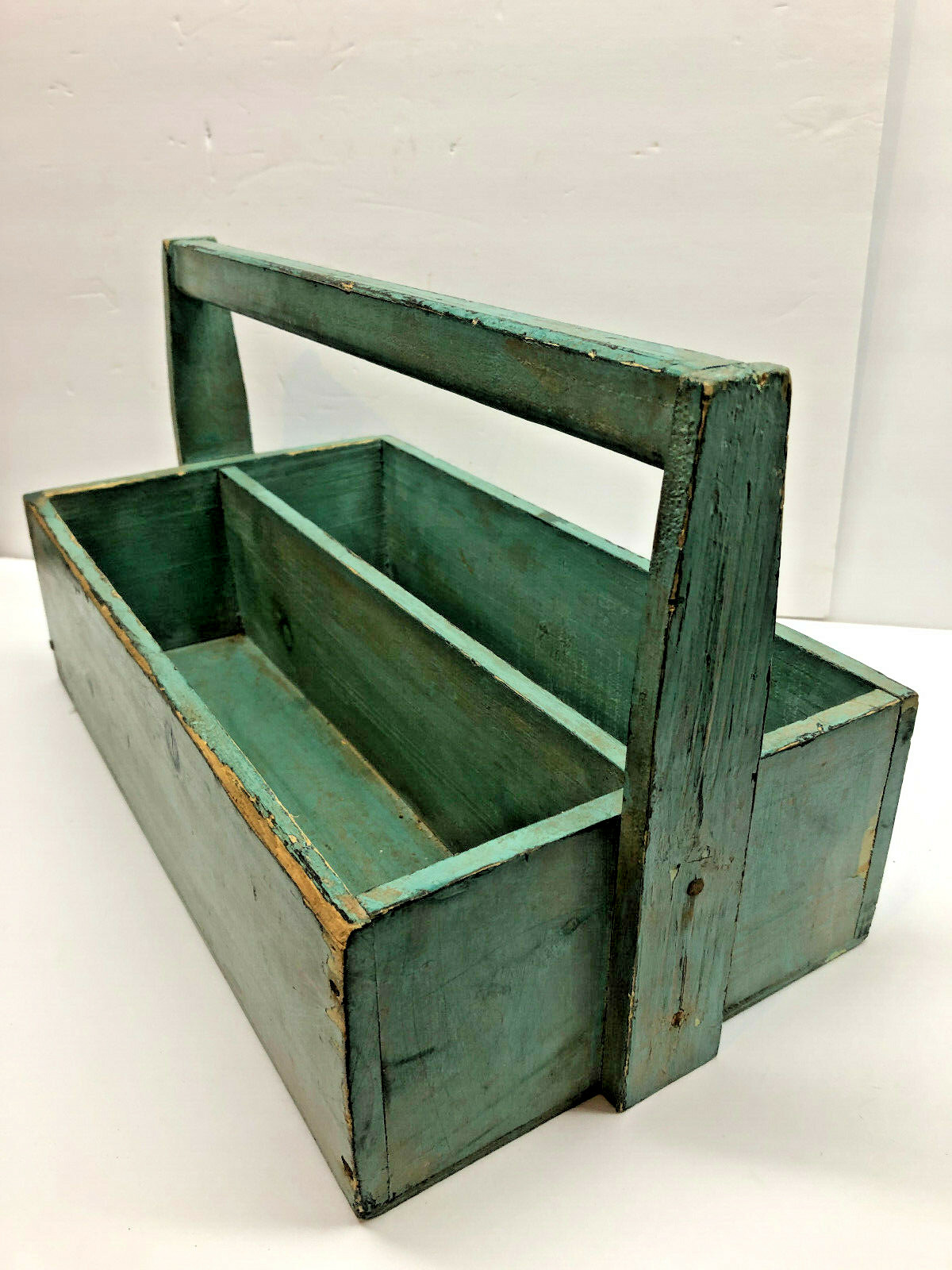 Old 17″x9″ Primitive Two Compartment Carry Tote Box in Dry Green Paint Folk Art