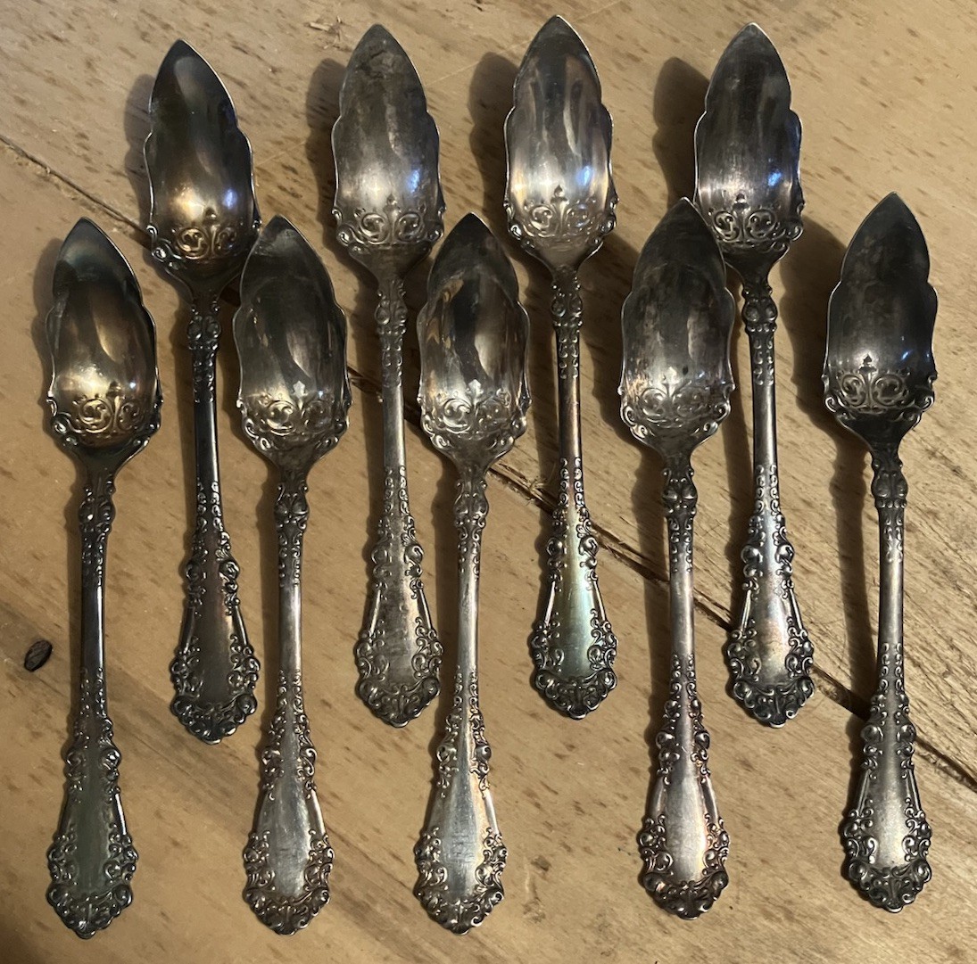 Wm Rogers Silverplate Grapefruit Spoon set of 9. Berkshire Pattern.