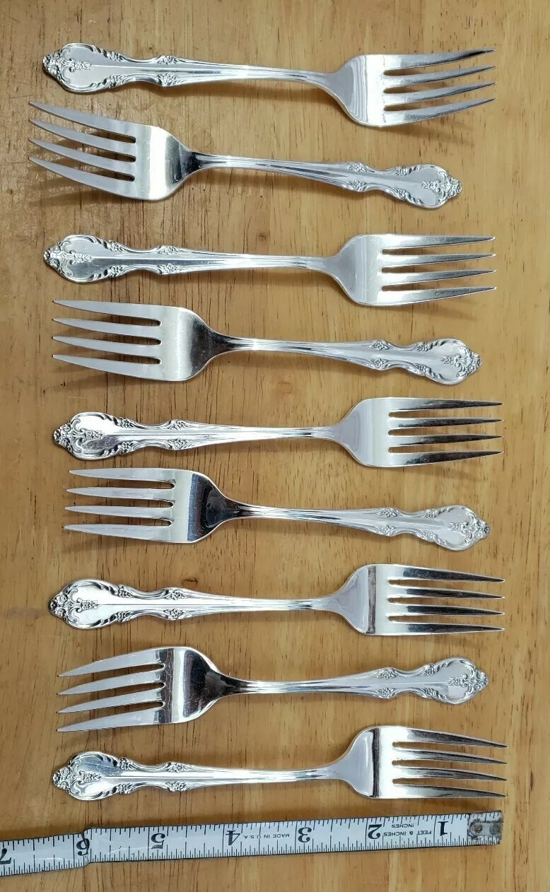 LOT OF 9 VINTAGE 1962 SOUTHERN SPLENDOR PATTERN SILVERPLATED SALAD FORKS