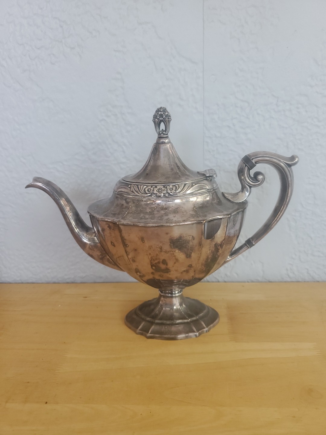 Vintage 1847 Rogers Bros. IS #9702 – Silver Plated Teapot “Eternally Yours”