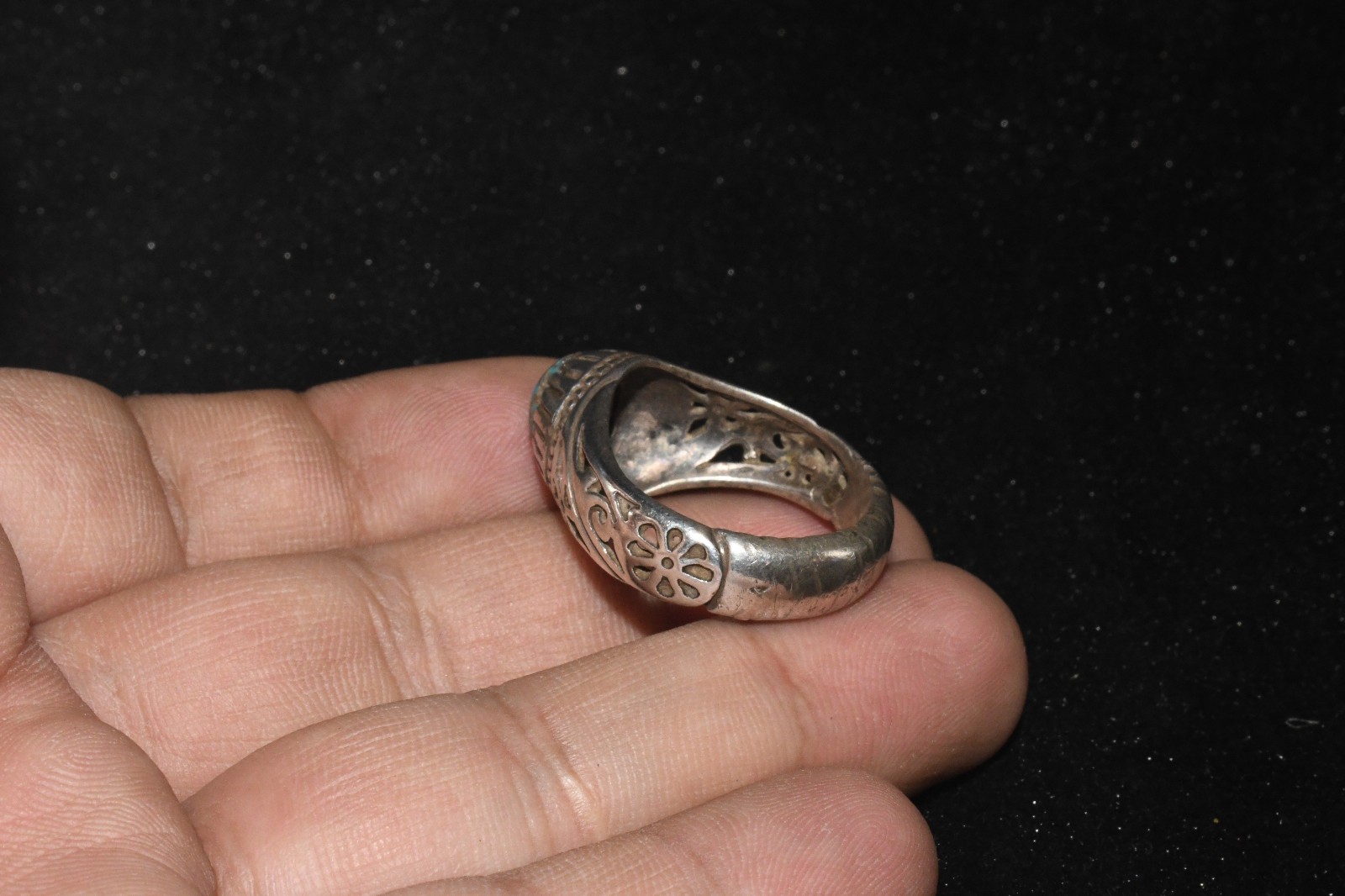Big Antique Old Near Eastern Solid Silver Ring with Natural Turquoise Bezel