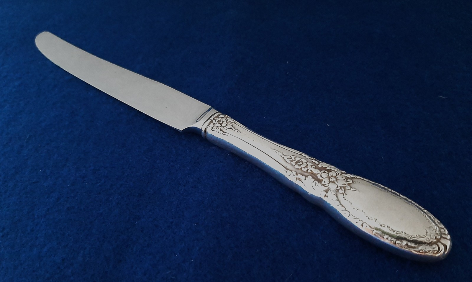 Towle “Old Mirror” Sterling Silver Dinner Knife in Very Good Condition