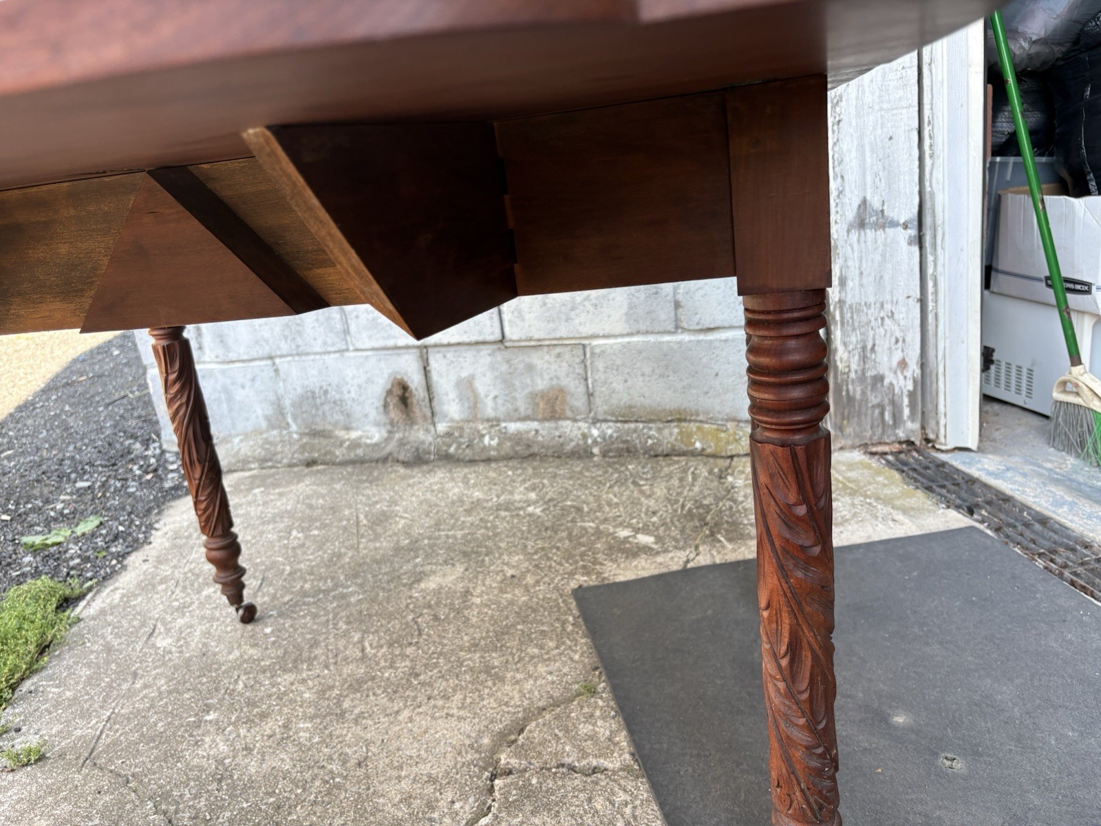 Vintage Solid Mahogany Drop Leaf Gateleg Table – Carved Jacobean Style