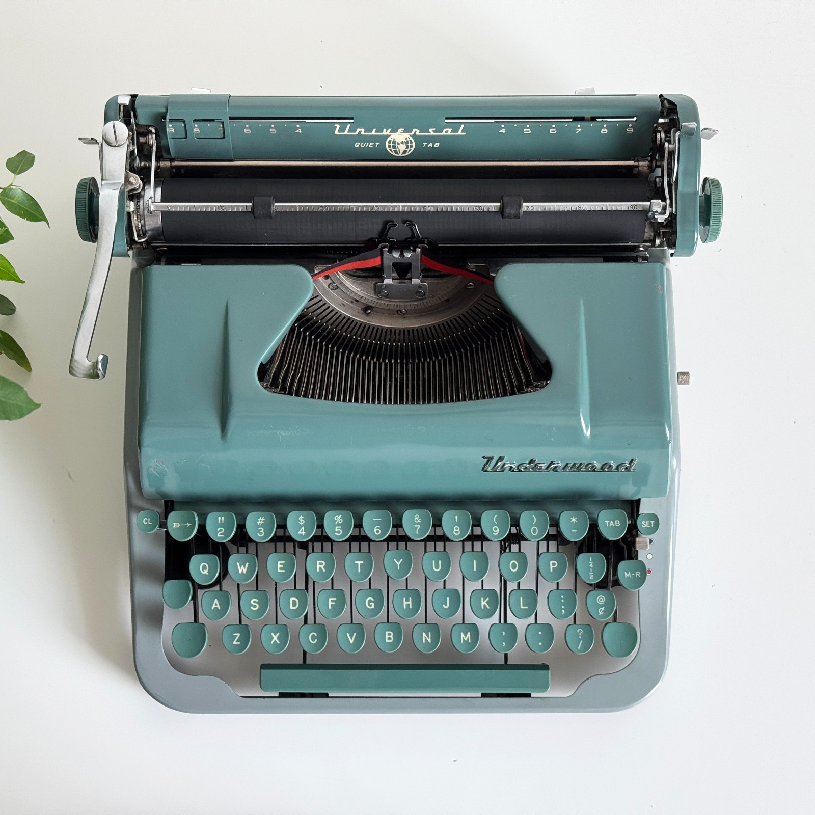 Underwood Universal quiet tab – Typewriter | 1950s | Working | Serviced