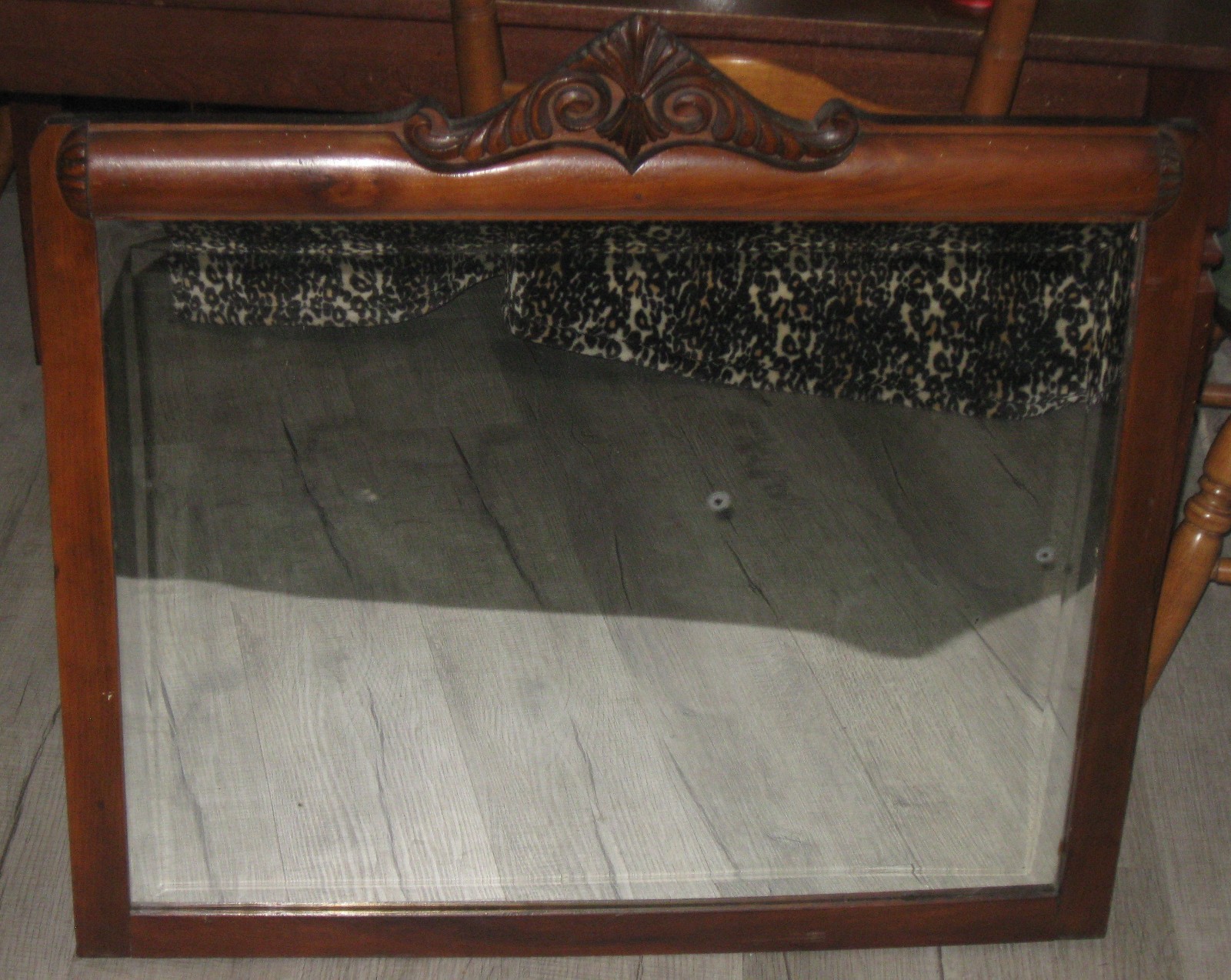 Antique Globe Bosse World Furniture Wood Framed Bevel Mirror Ornate Top 32.5w
