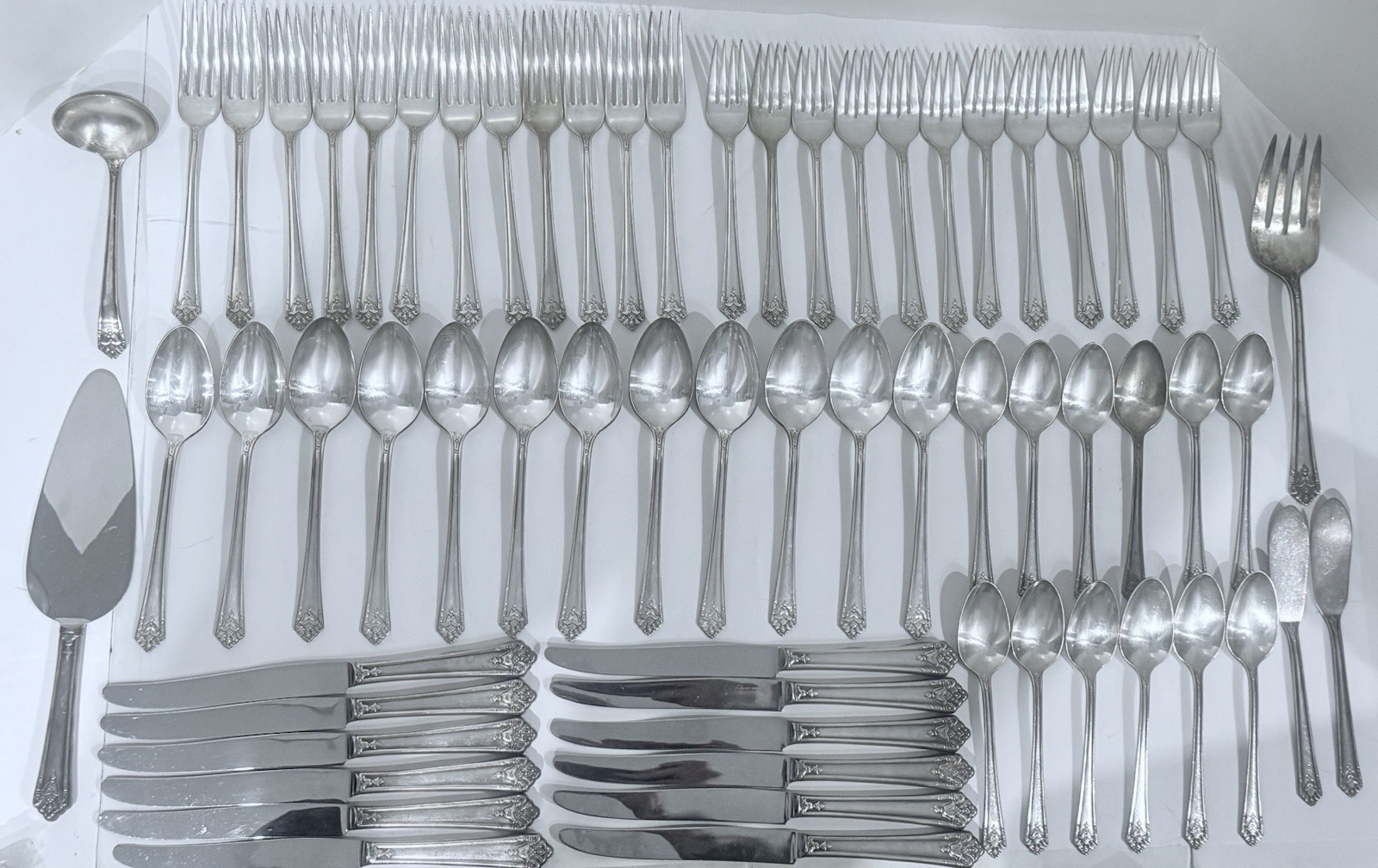 Rogers Bros 1847 Her Majesty Silver Plate Heritage Flatware Set, 65-Piece for 12