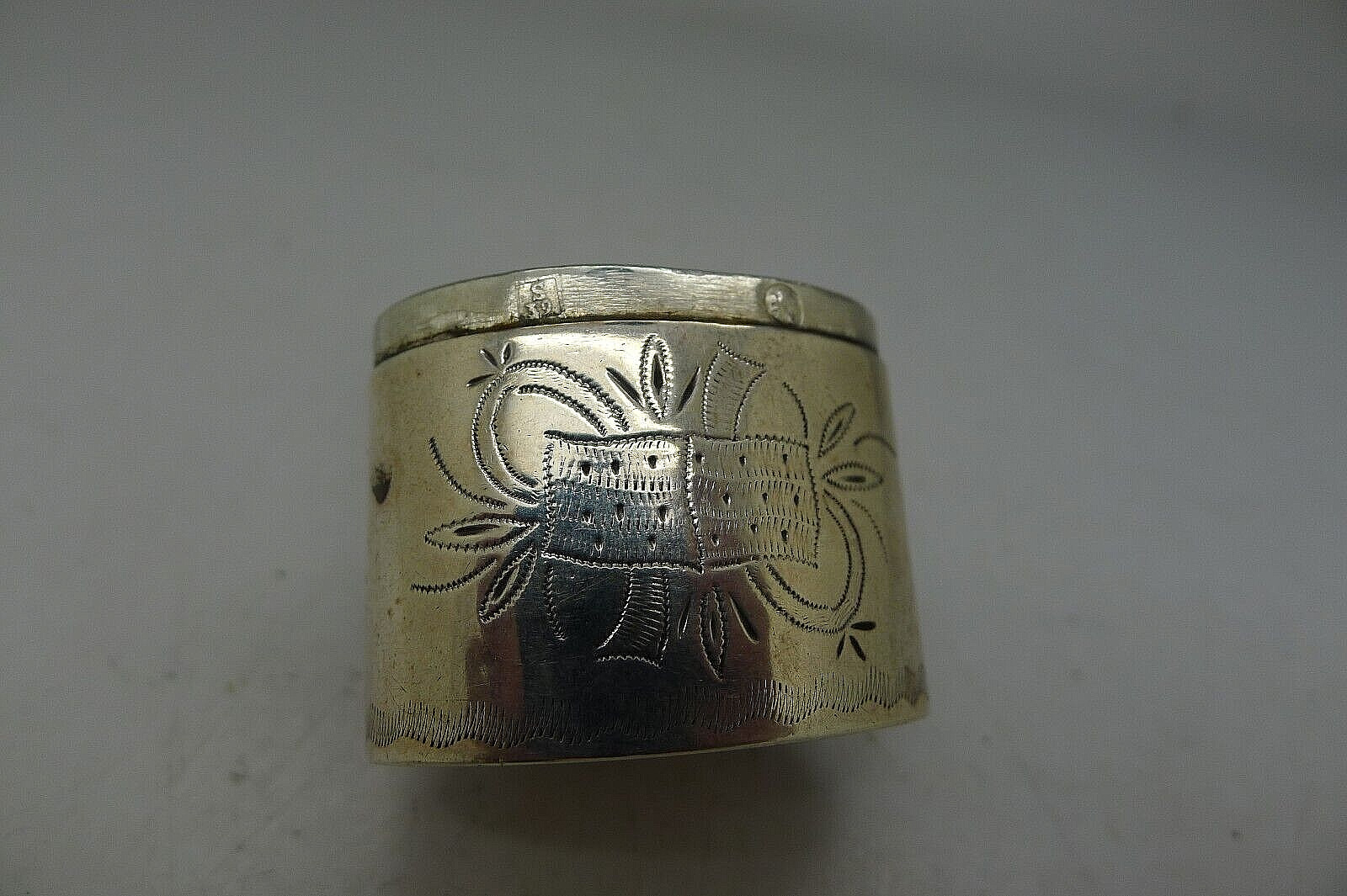 DUTCH SILVER HAT BOX SHAPED PEPPERMINT SNUFF BOX CHATELAINE FOR CHAIN RARE 1810