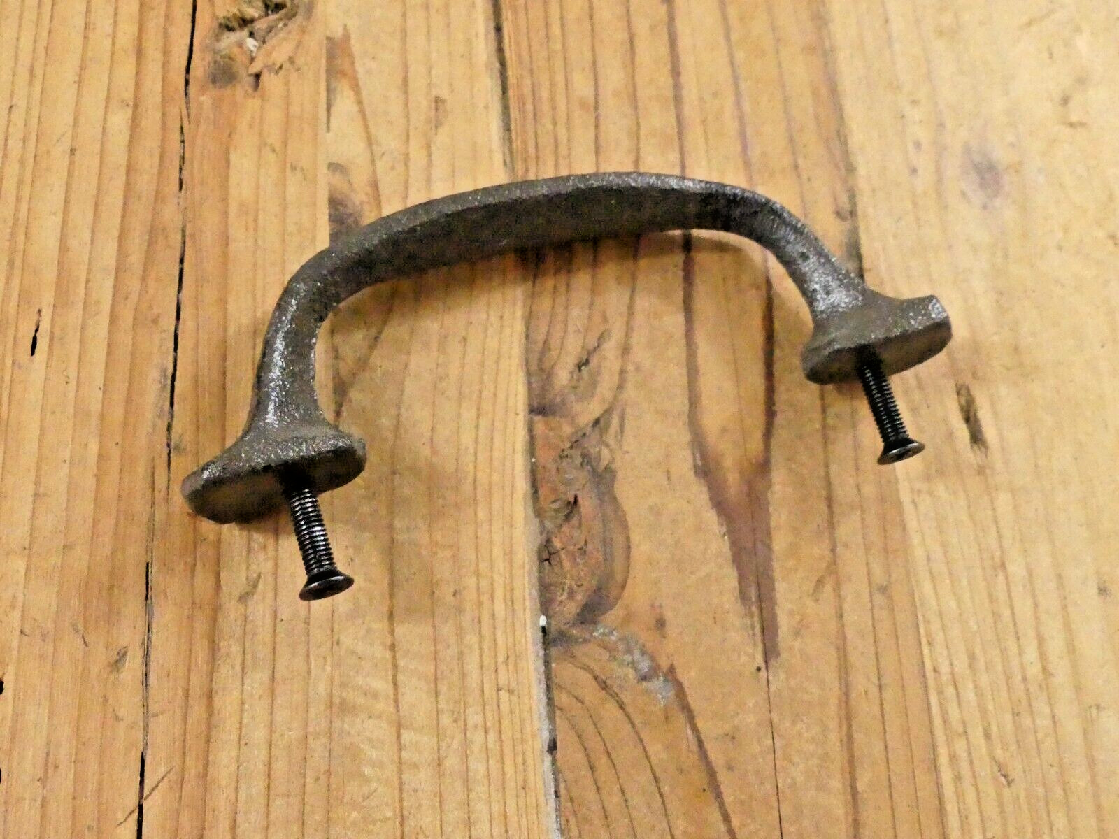 20 CAST IRON HANDLES RUSTIC DRAWER PULLS 5 1/4″ LONG W/ SCREWS WESTERN GRASP