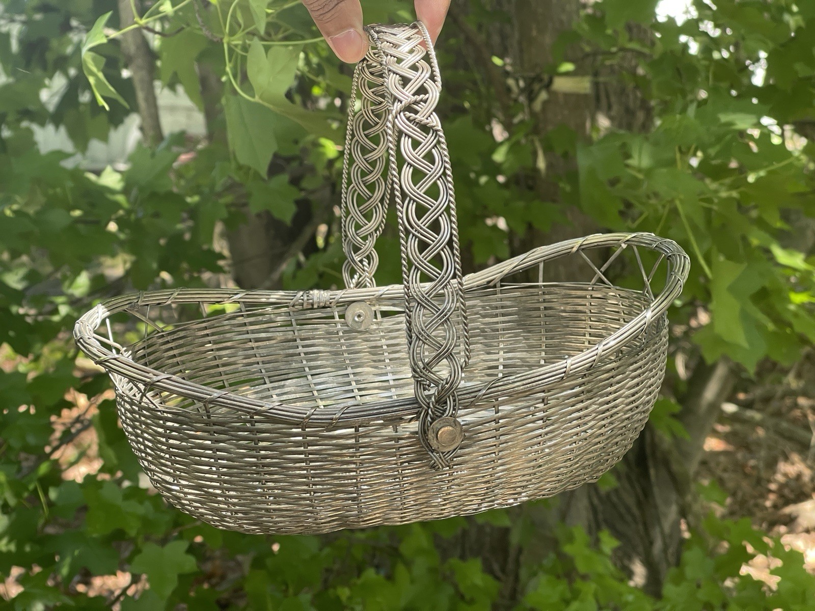 Vintage Silver Plated Woven Metal Basket Foldable Handle Centerpiece Bowl
